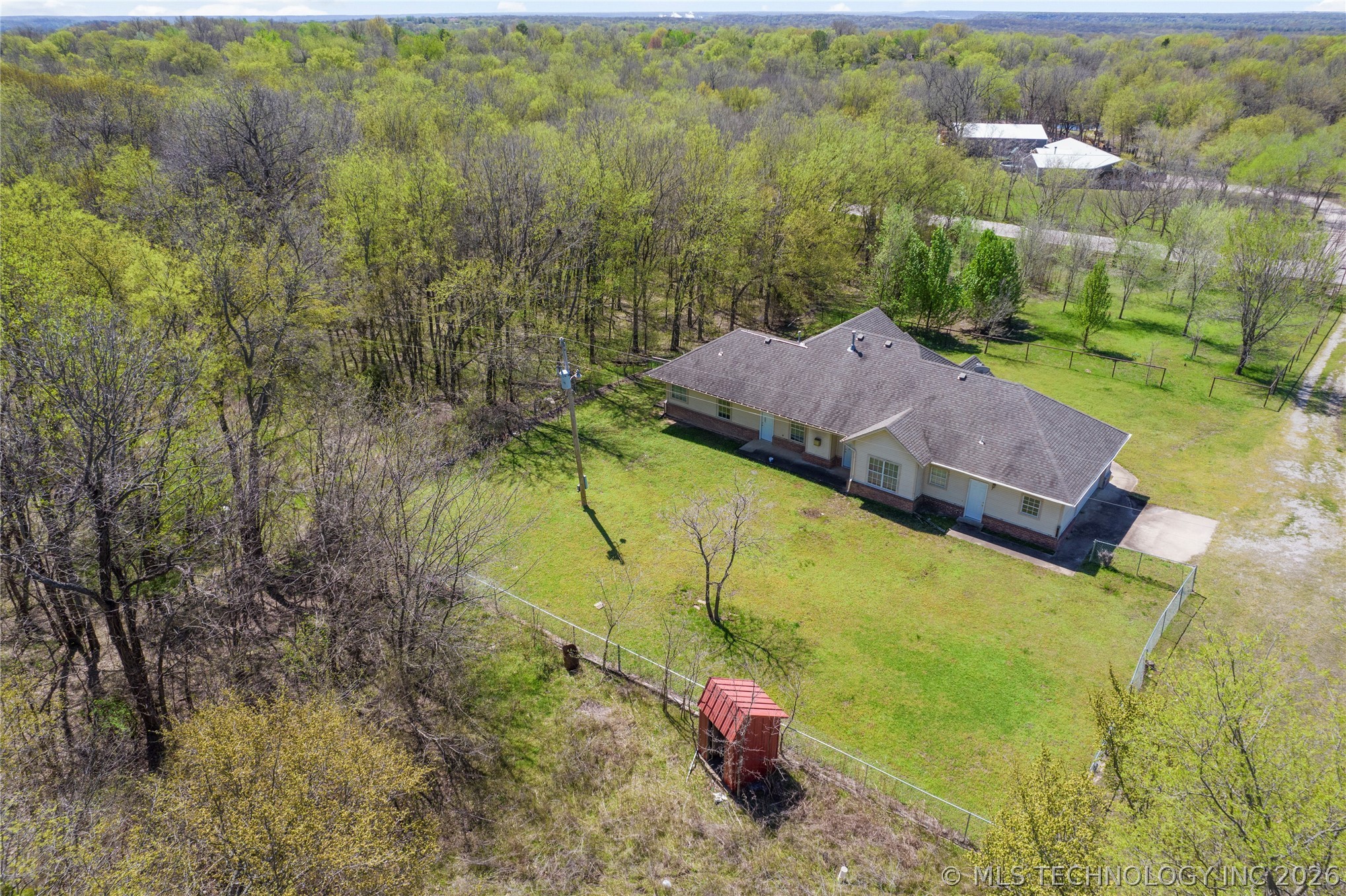 6025 E Hwy 20 Property Photo 5