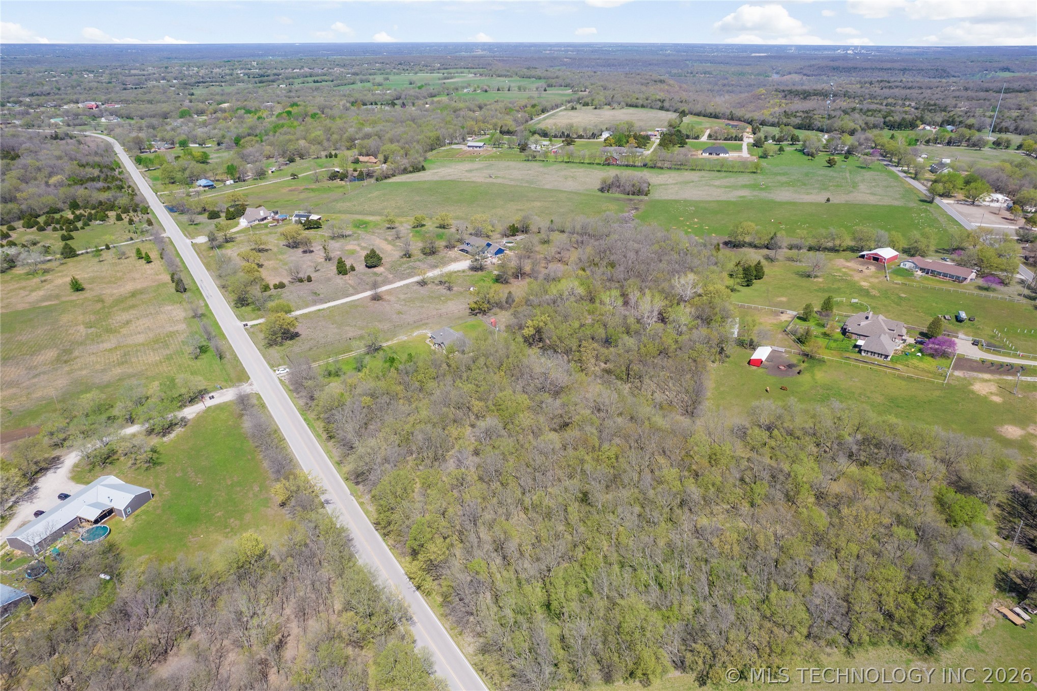 6025 E Hwy 20 Property Photo 9