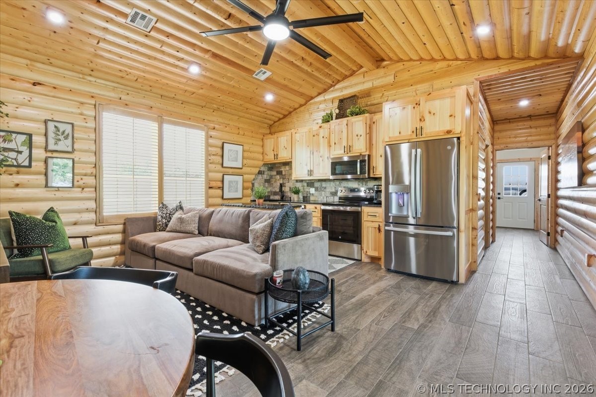 10616 County Road 3560 Property Photo 7