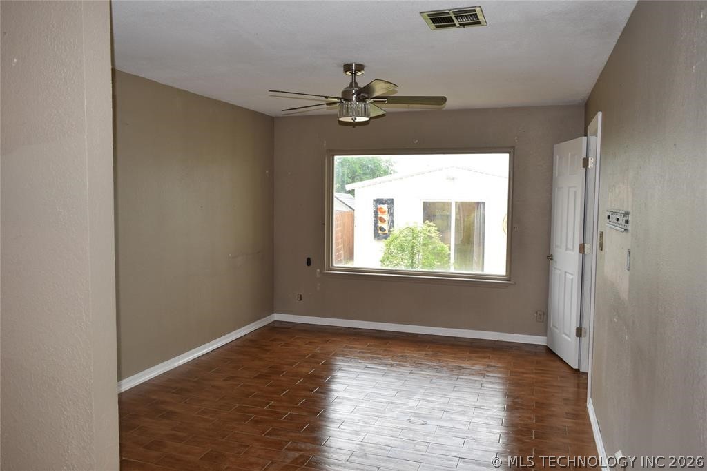 1199 E Reynolds Road Property Photo 11