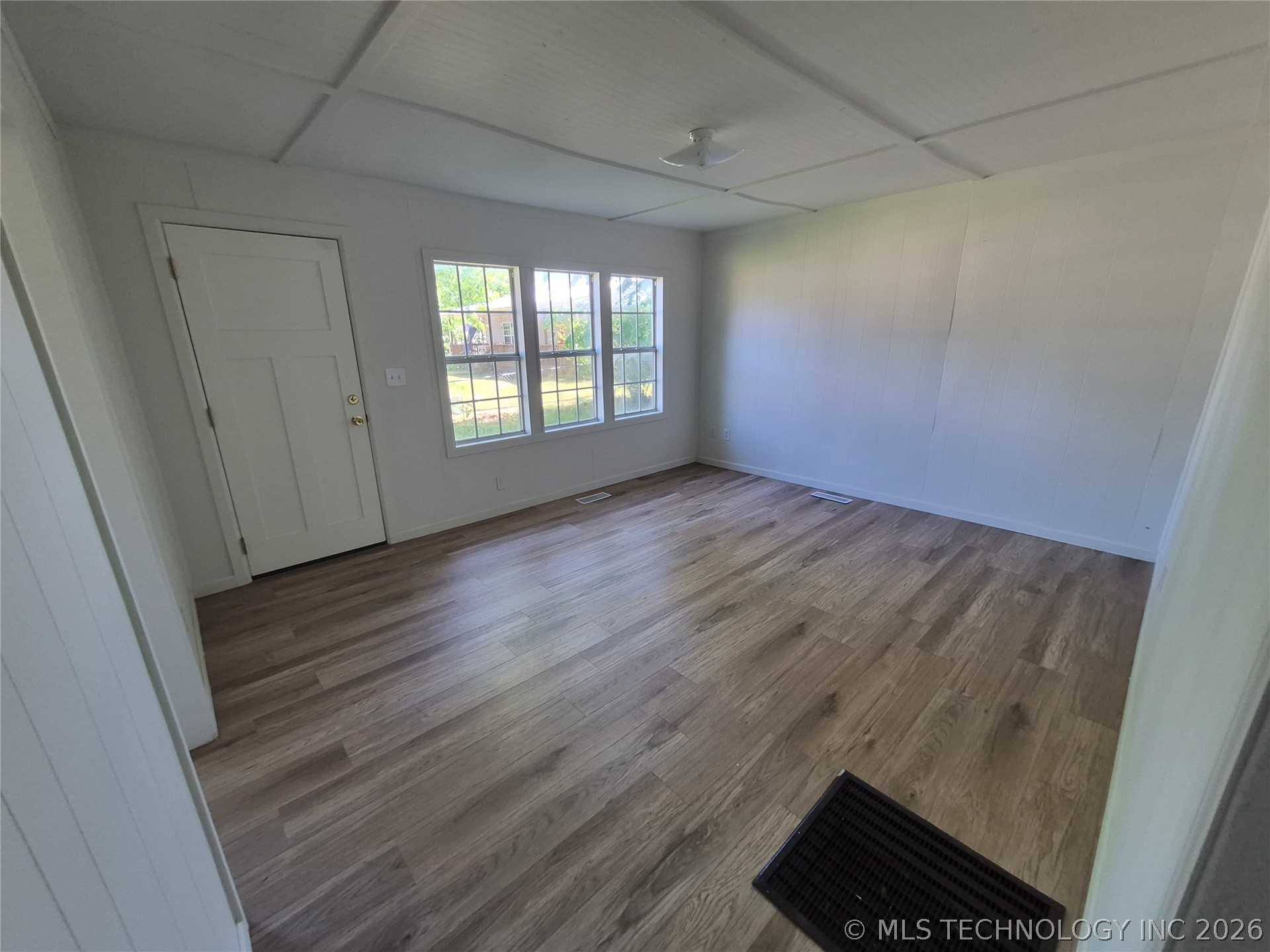 422 S Locke Street Property Photo 2
