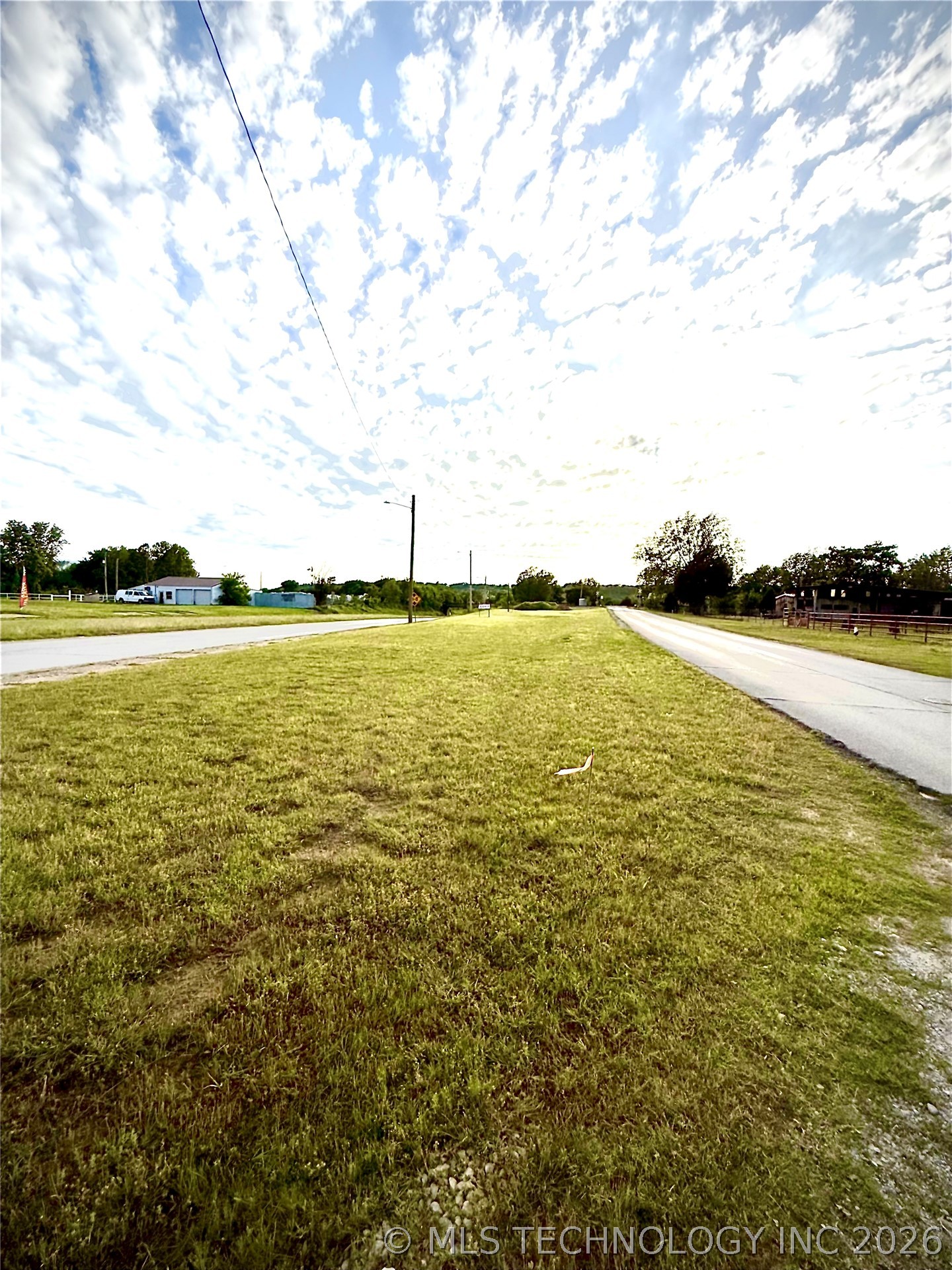 805 Robertson Hwy