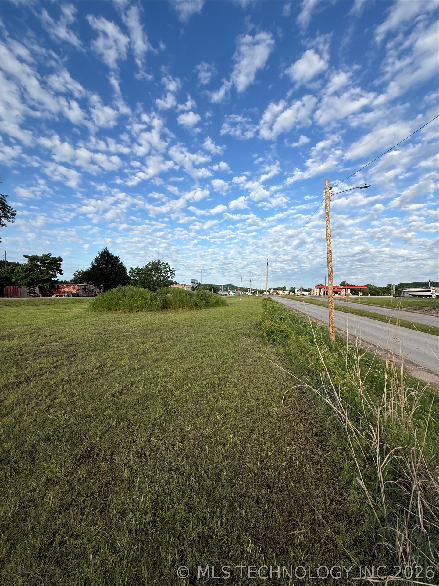 805 Robertson Hwy Property Photo 8