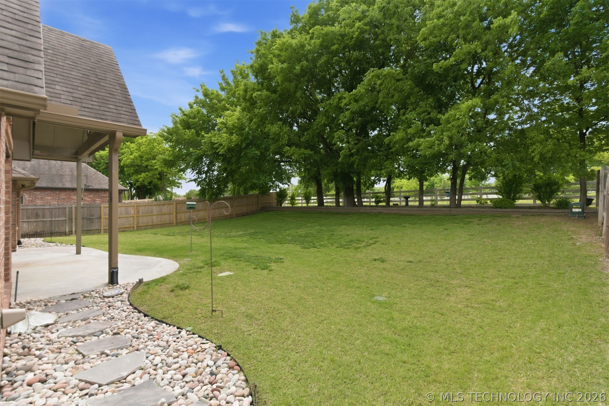 11008 S Sycamore Street Property Photo 2