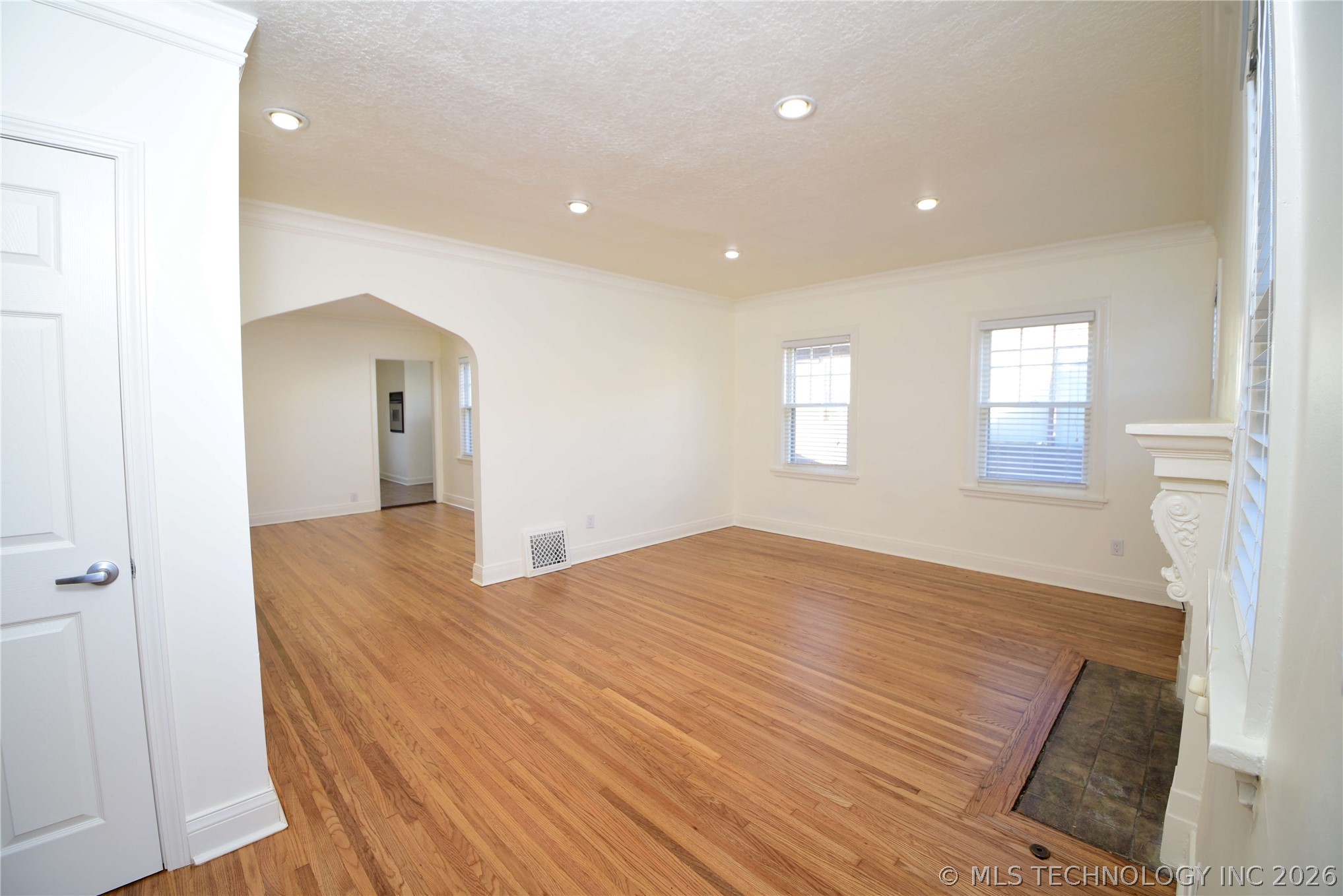 1740 S Yorktown Avenue Property Photo 3