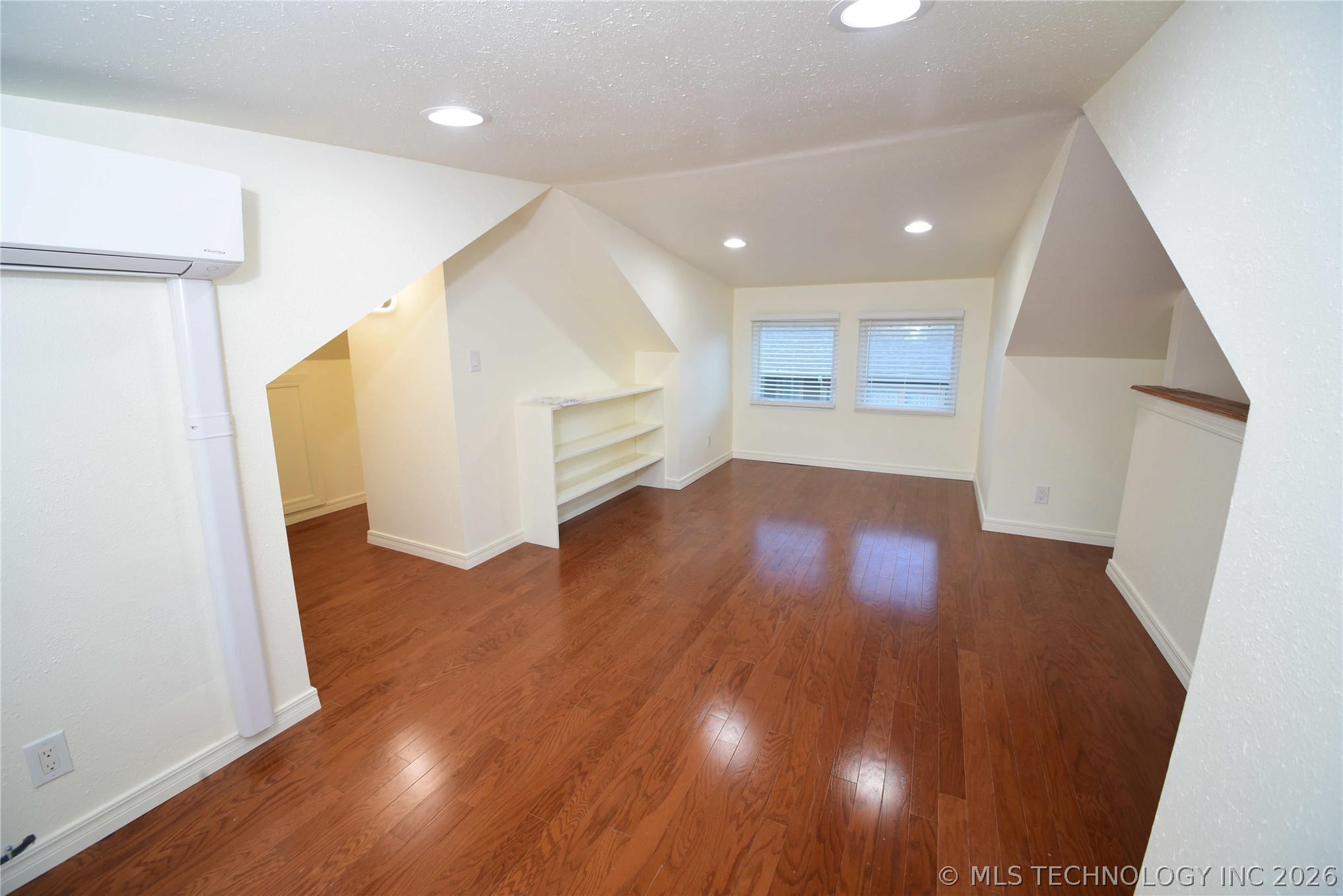 1740 S Yorktown Avenue Property Photo 24