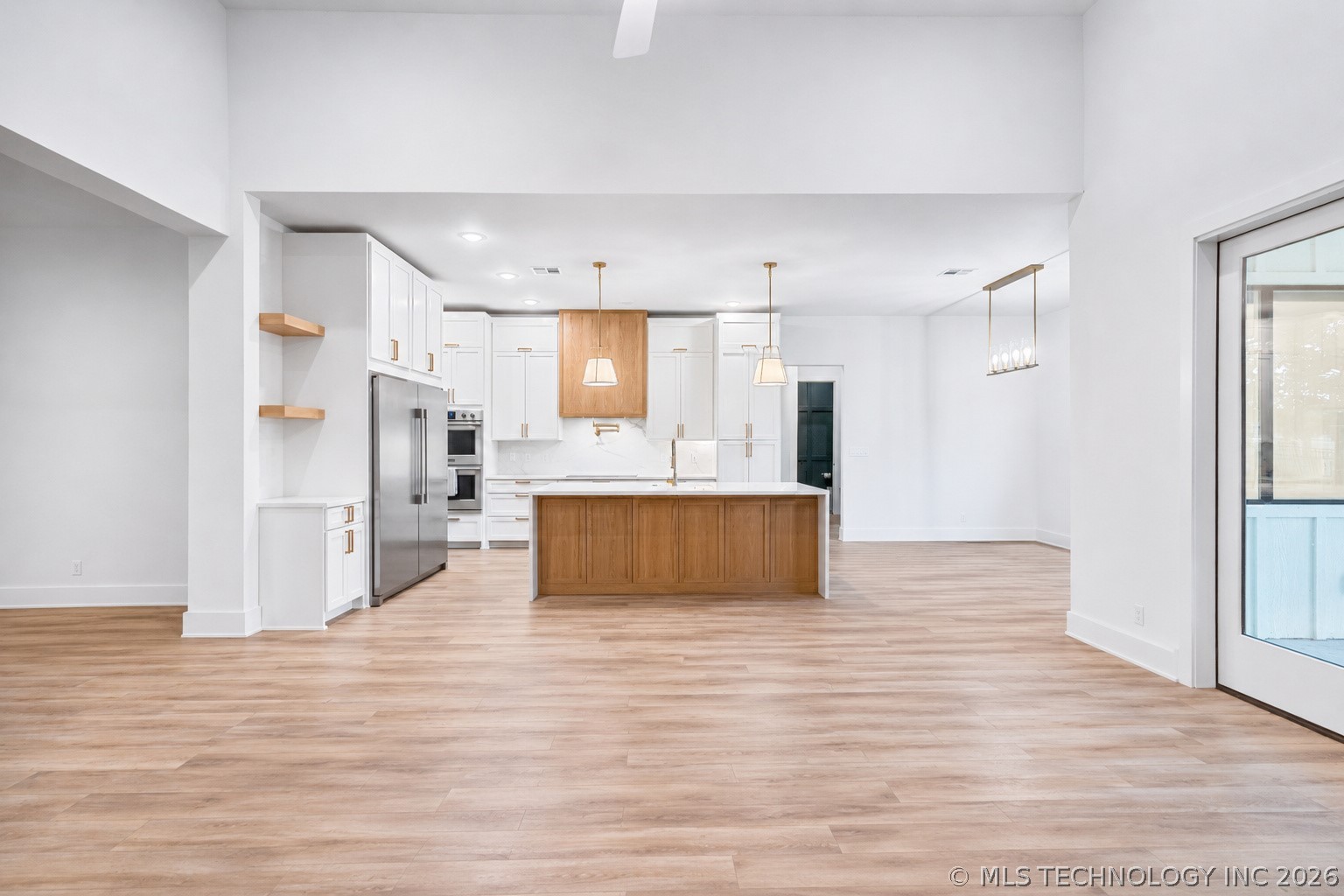 12381 Lakeview Road Property Photo 8