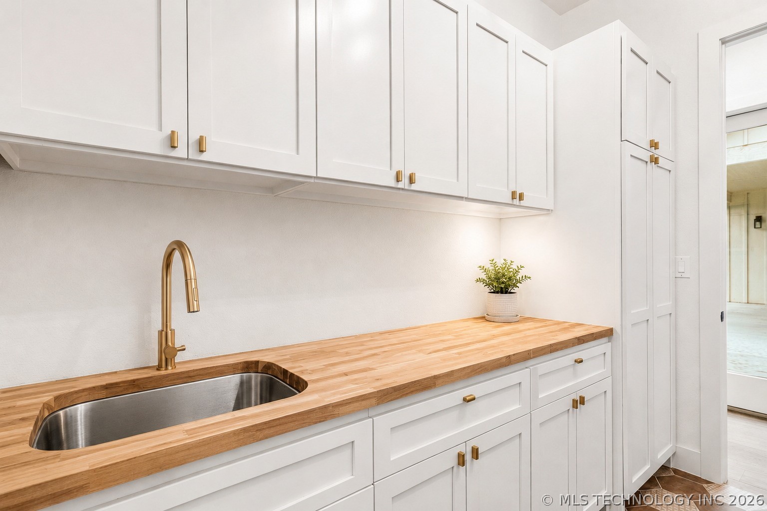12381 Lakeview Road Property Photo 34