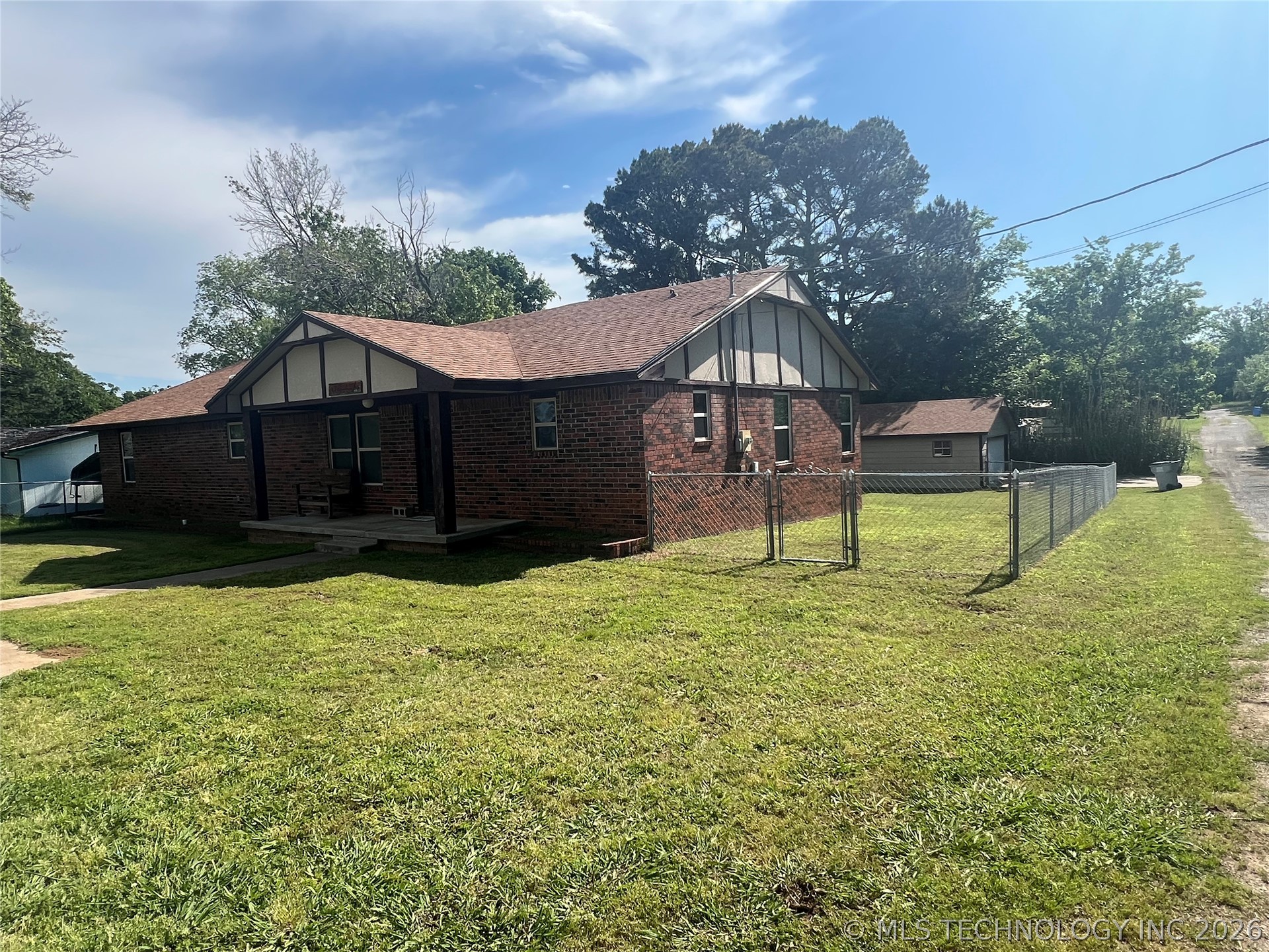109435 S 4154 Road Property Photo 2