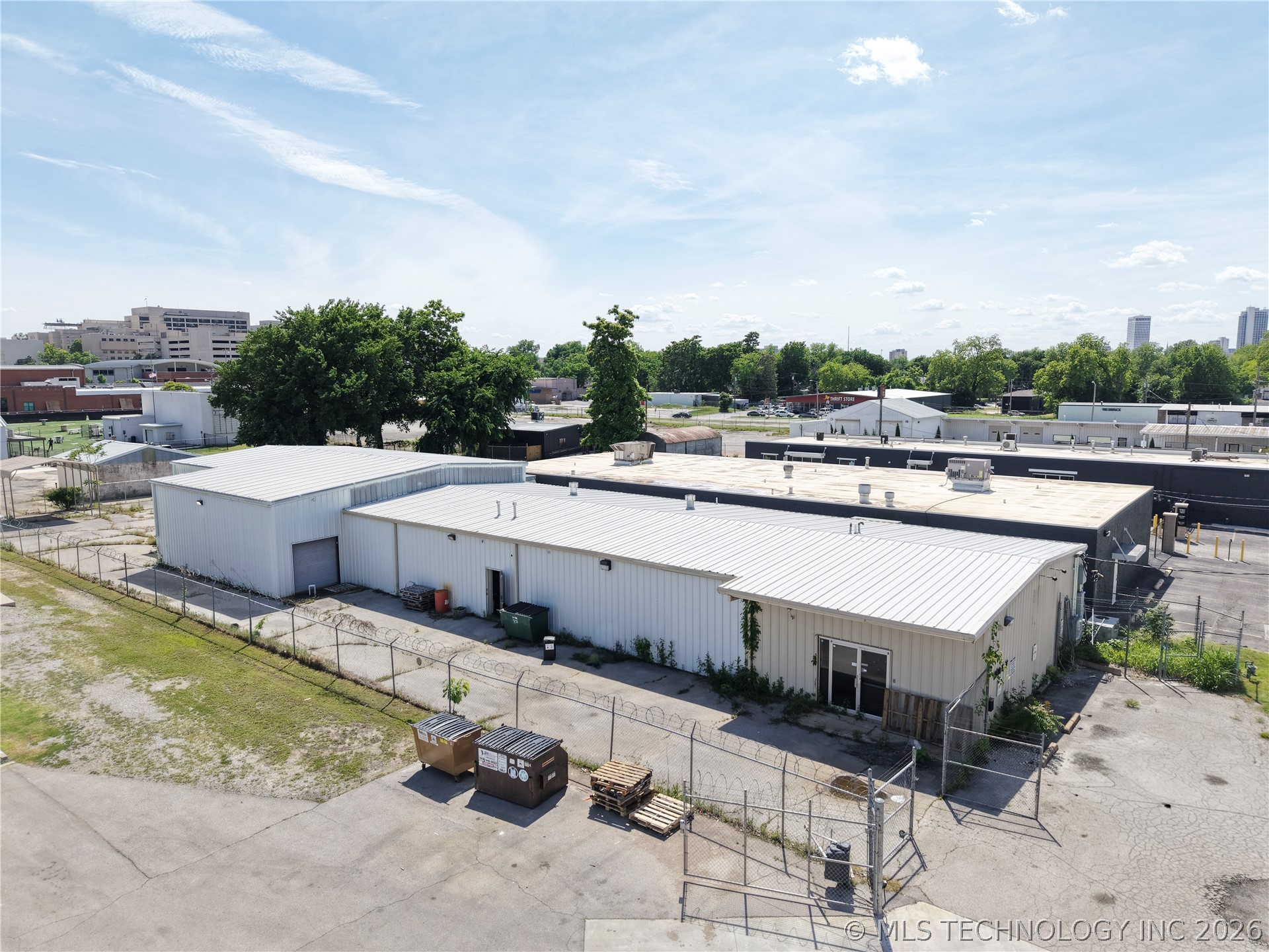 1738 E 7th Street Property Photo 2