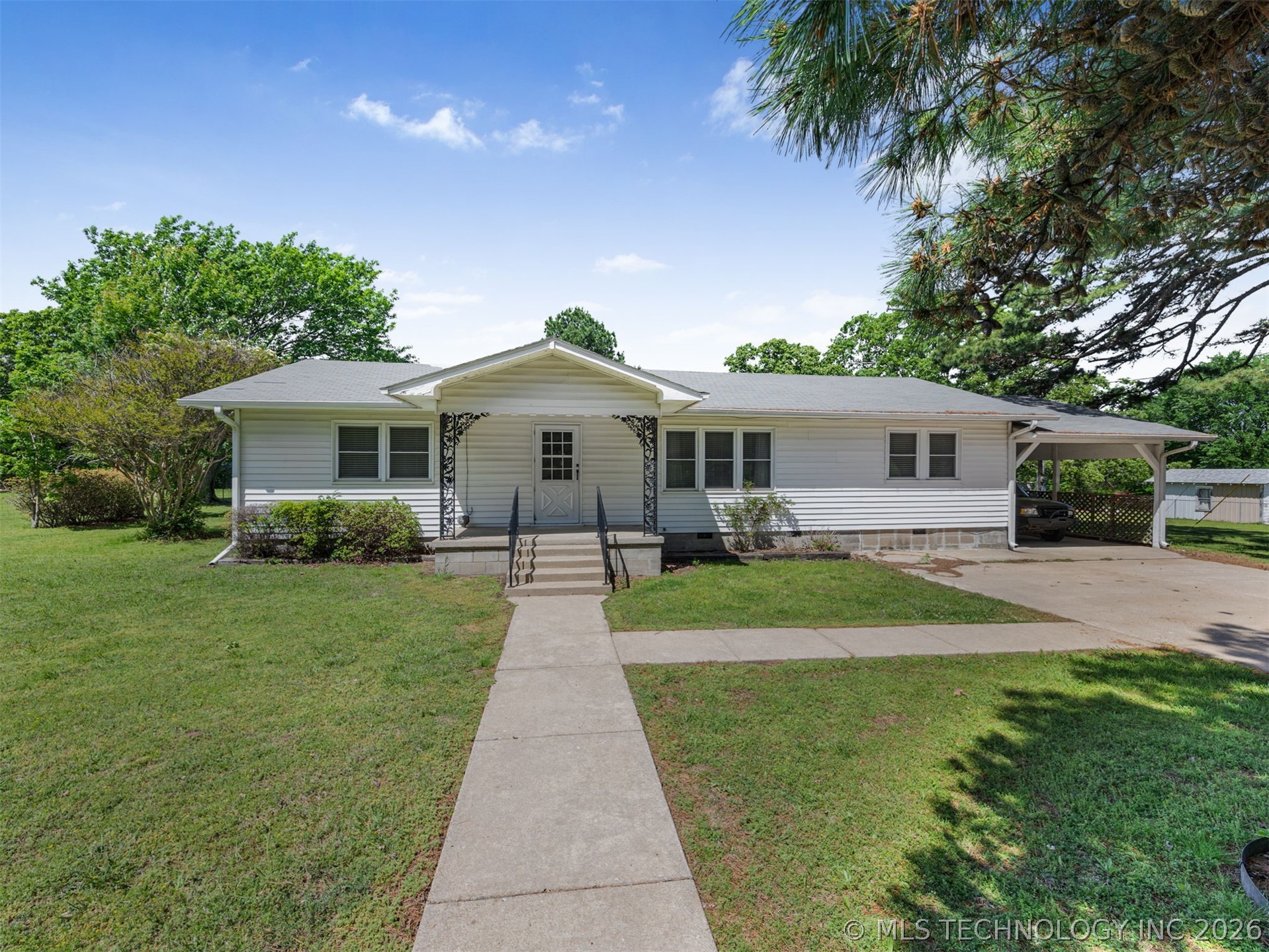 15083 State Highway 82 Property Photo 1
