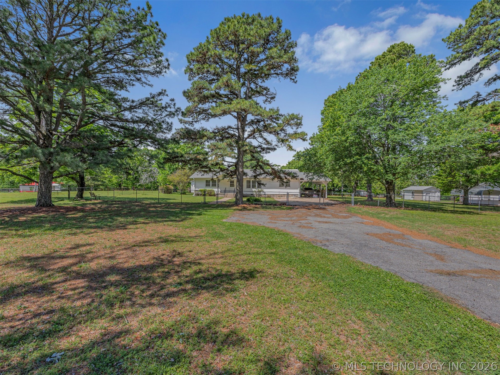 15083 State Highway 82 Property Photo 3