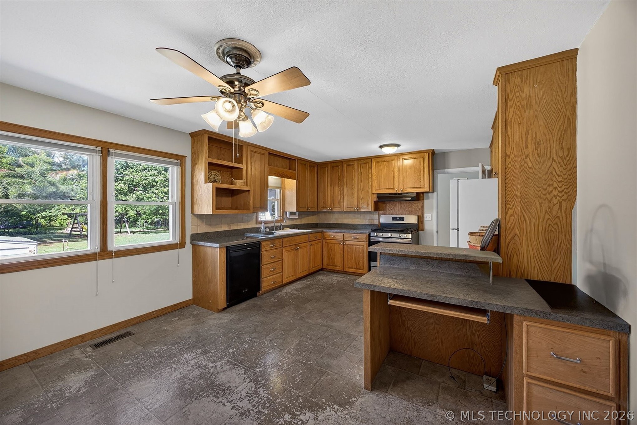 15083 State Highway 82 Property Photo 12