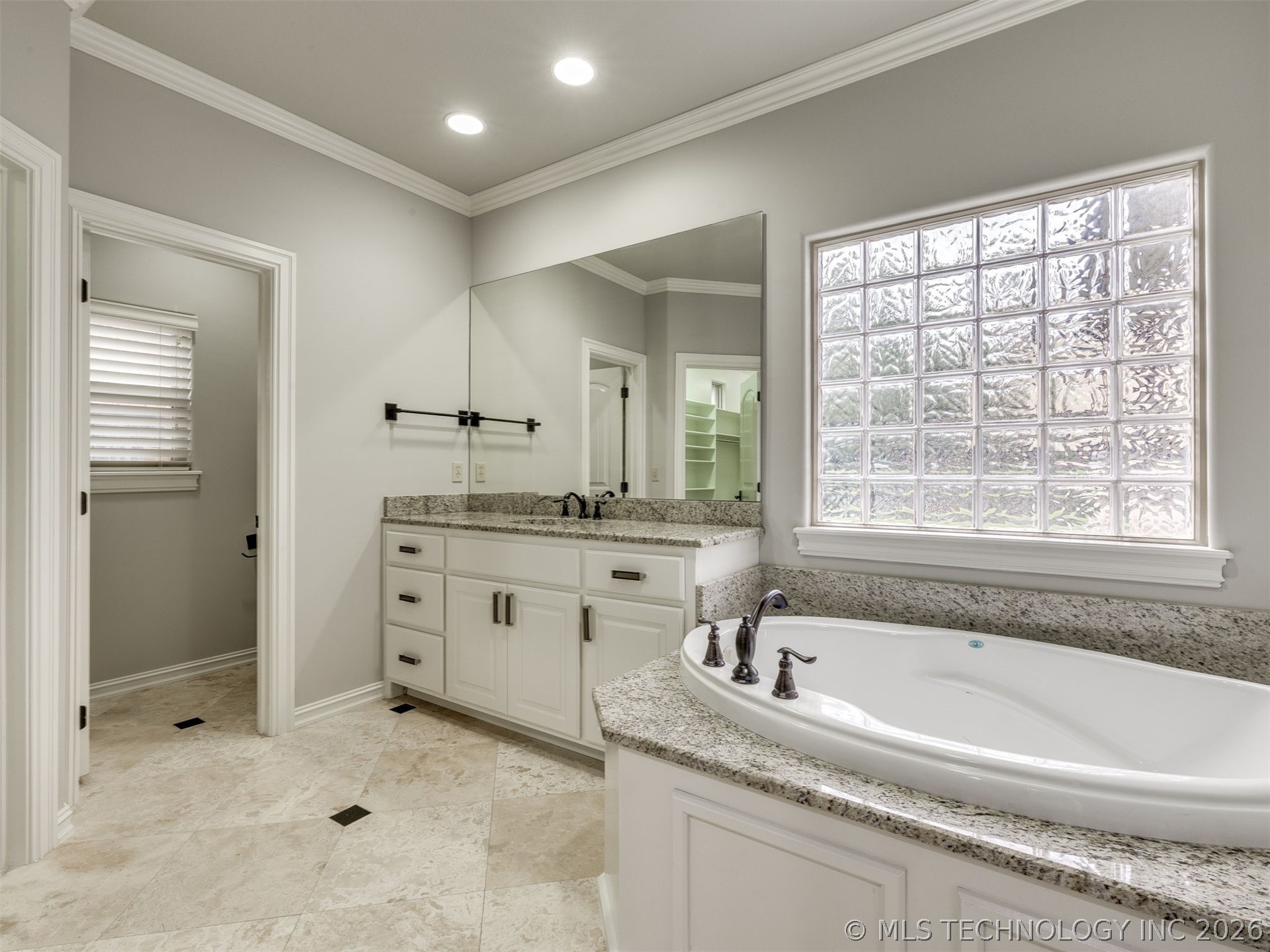10712 S 95th Court Property Photo 44