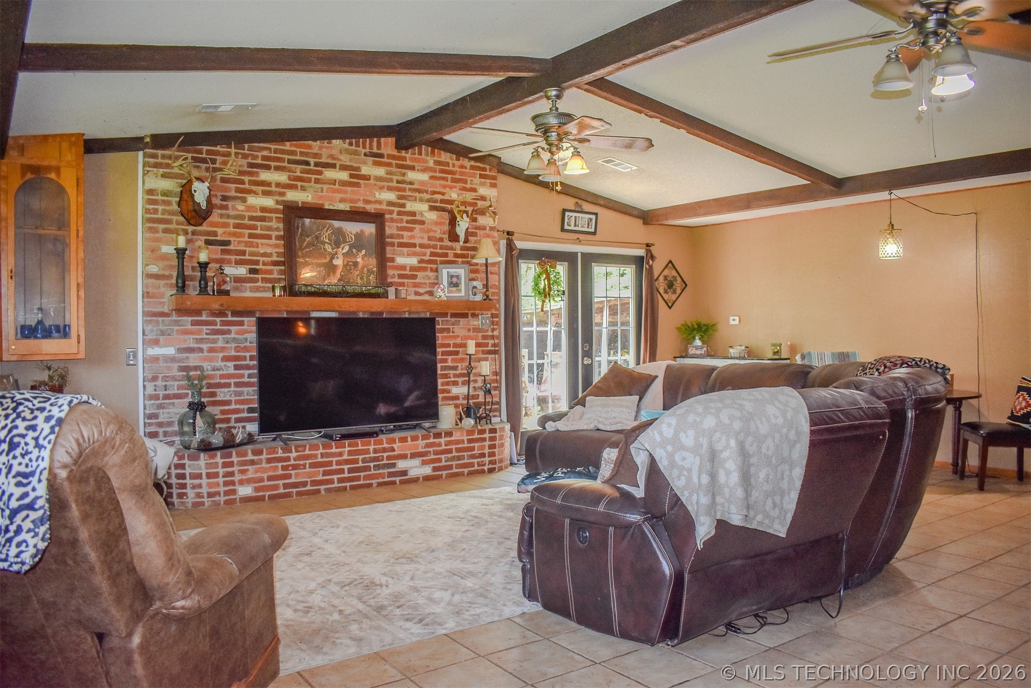 1114 N 4230 Road Property Photo 4