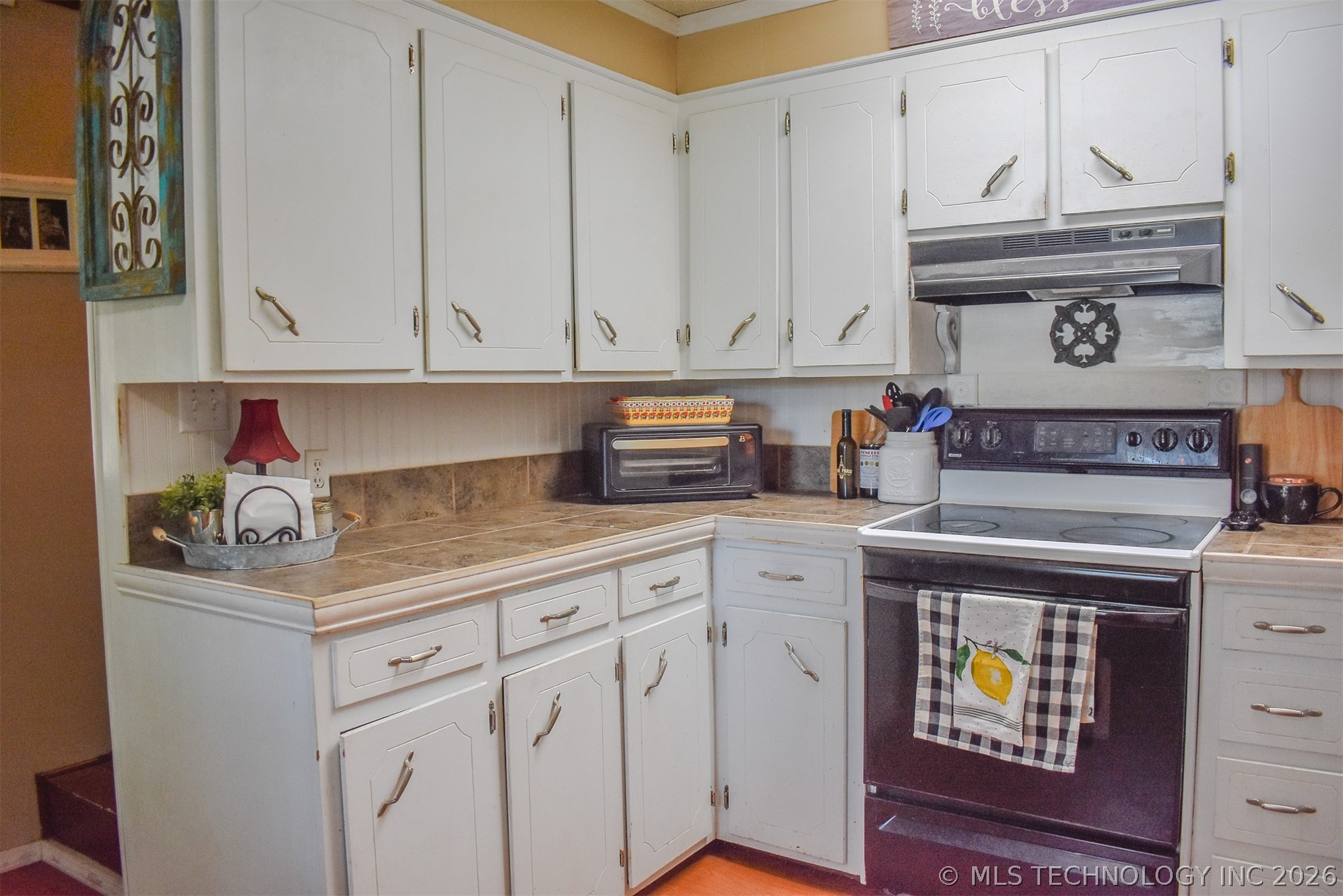 1114 N 4230 Road Property Photo 17