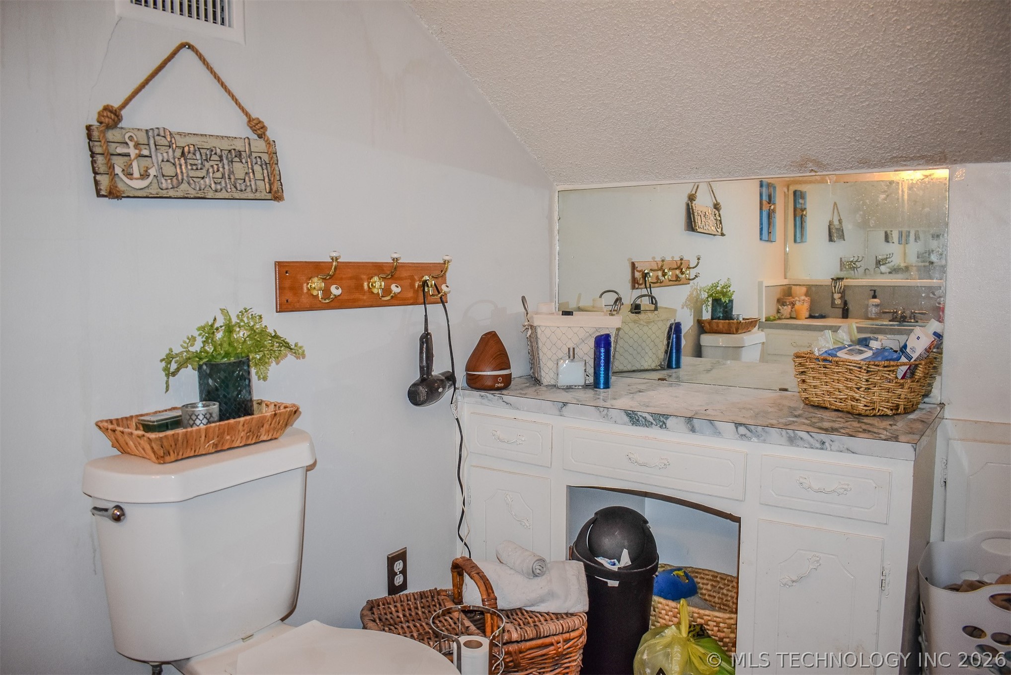 1114 N 4230 Road Property Photo 27