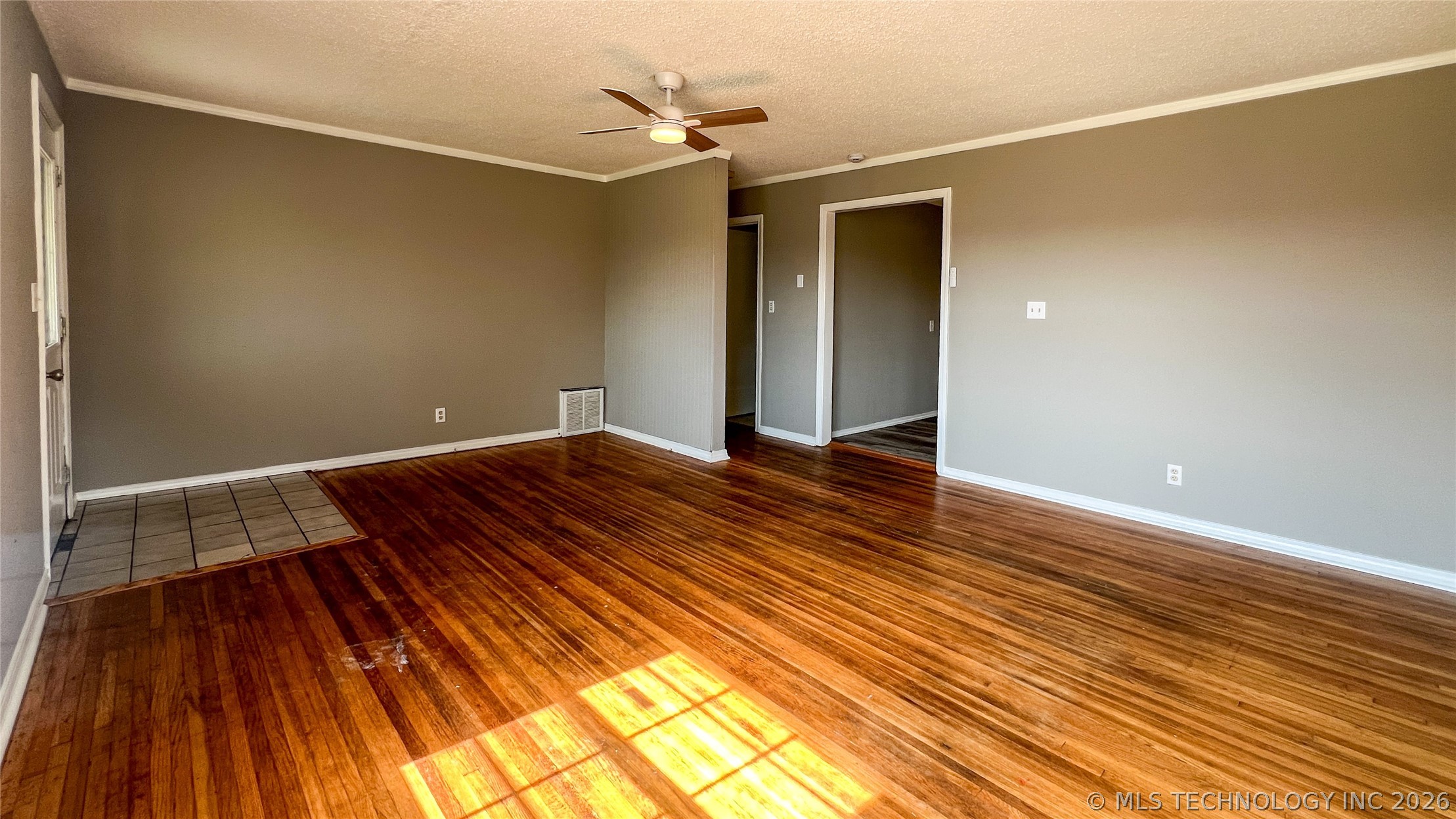 1230 N Olympia Avenue Property Photo 11