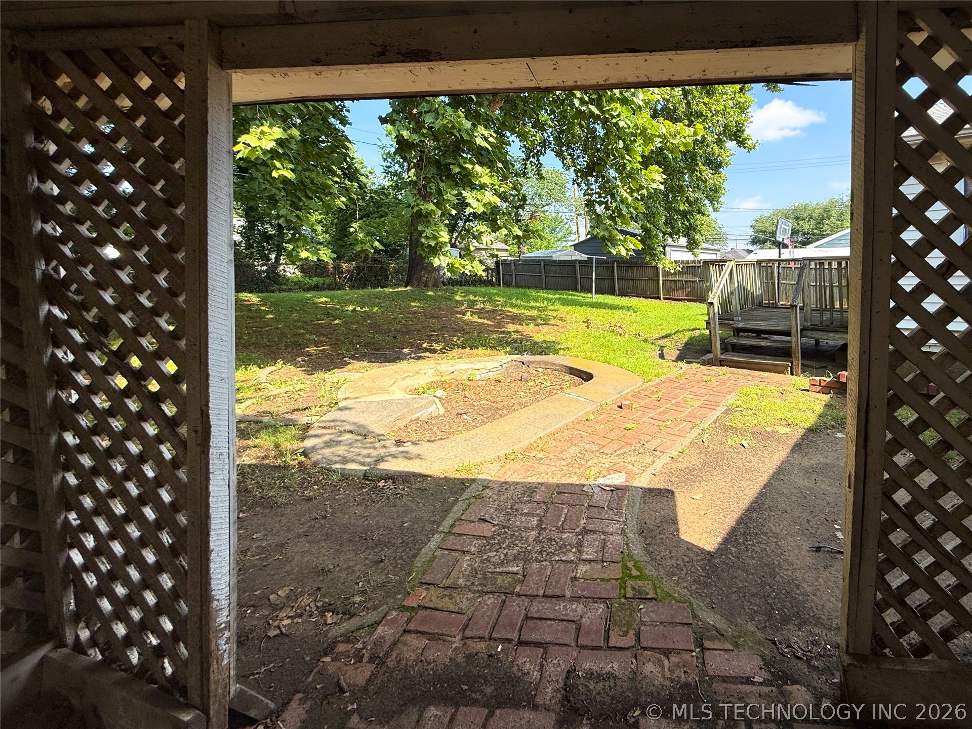 1230 N Olympia Avenue Property Photo 33