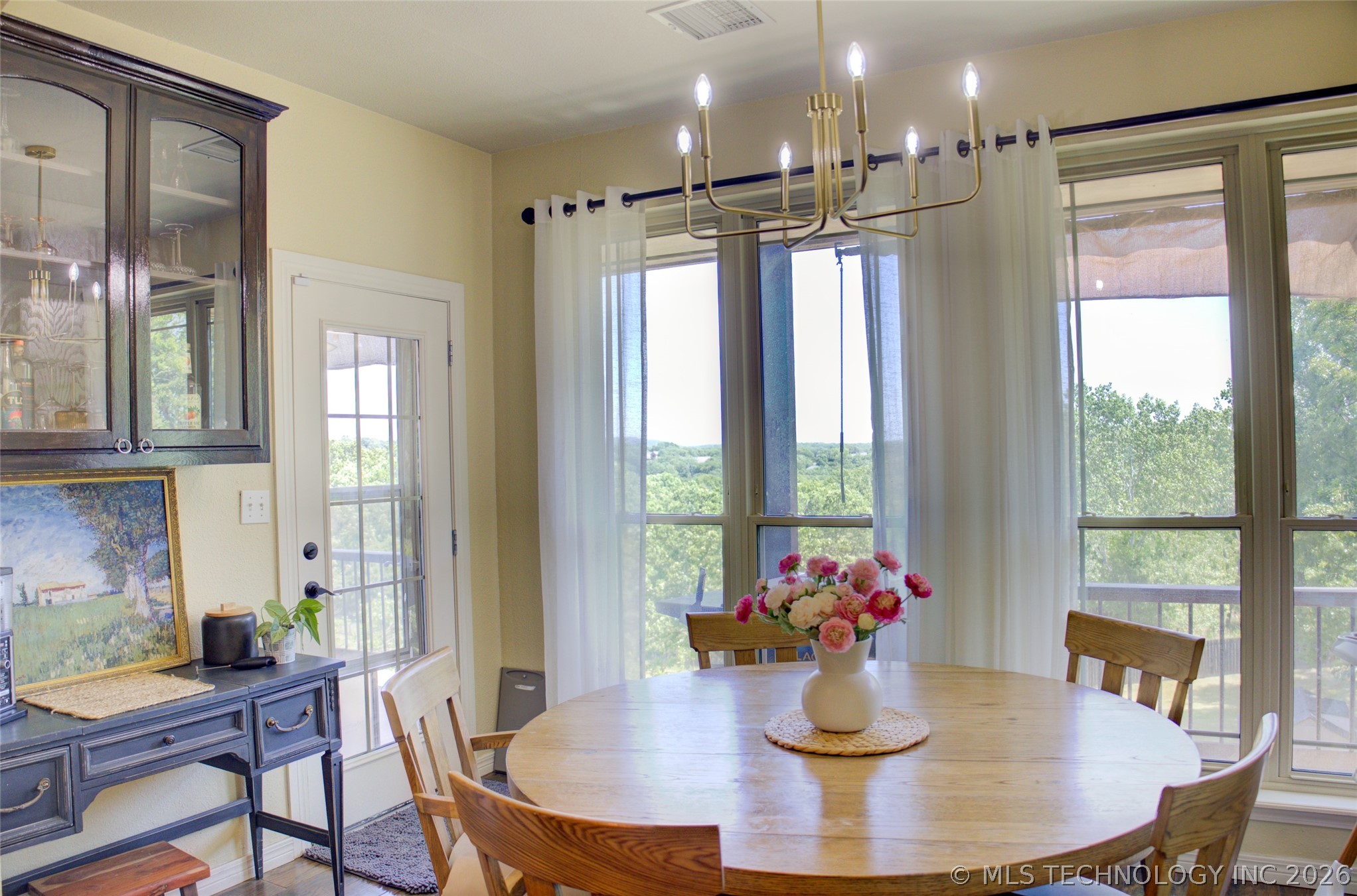 1501 Old North Place Property Photo 8