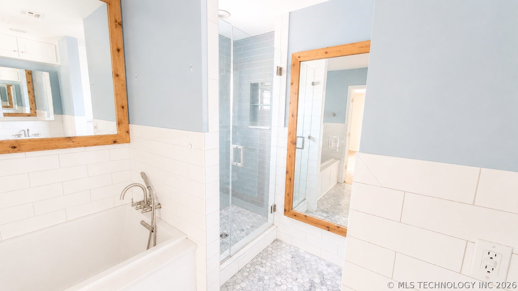 6515 E 87th Place Property Photo 3