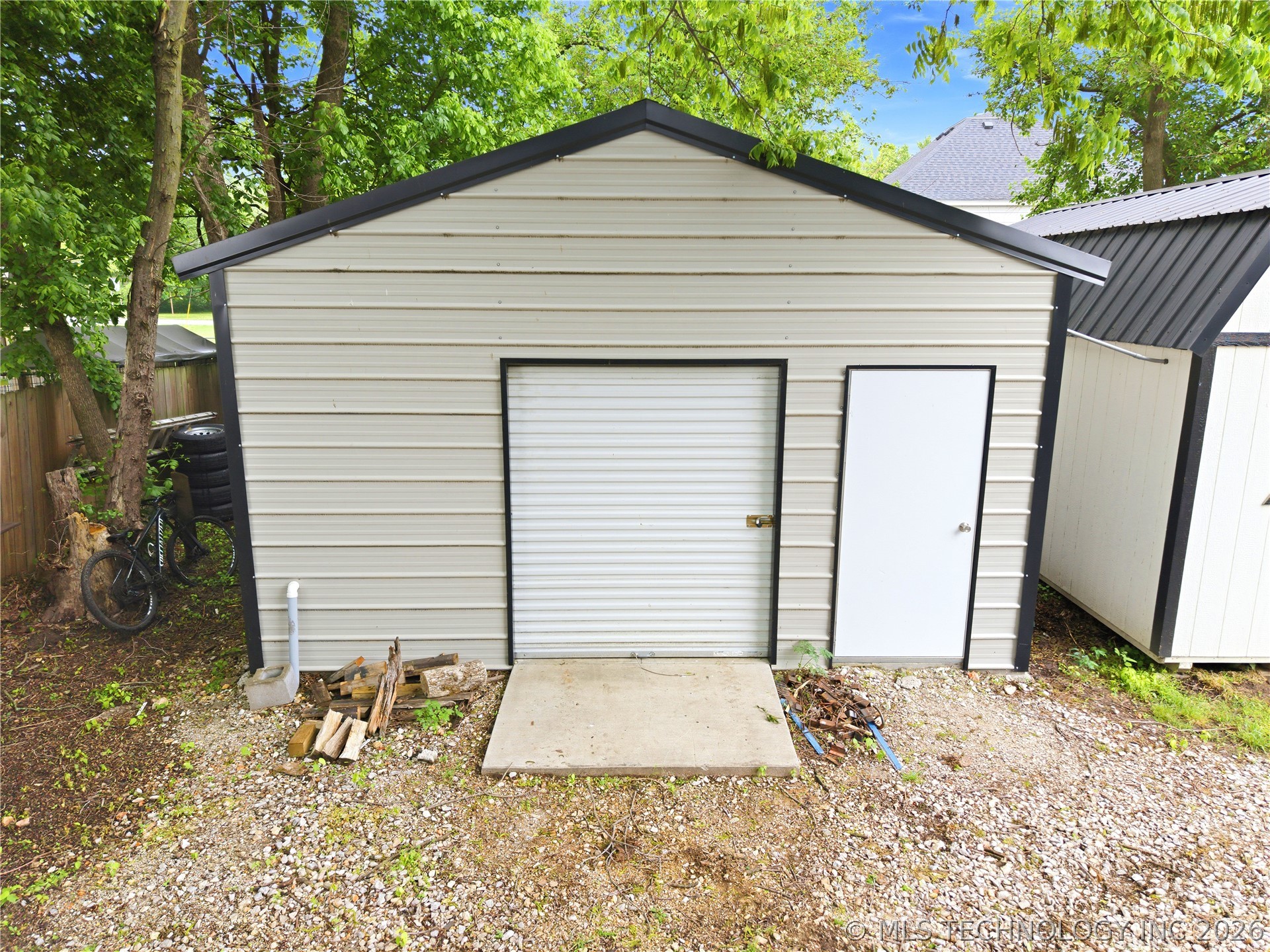 1116 W Elm Property Photo 37