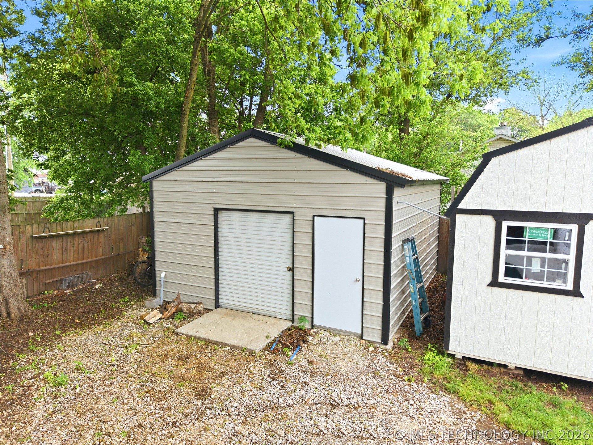 1116 W Elm Property Photo 38