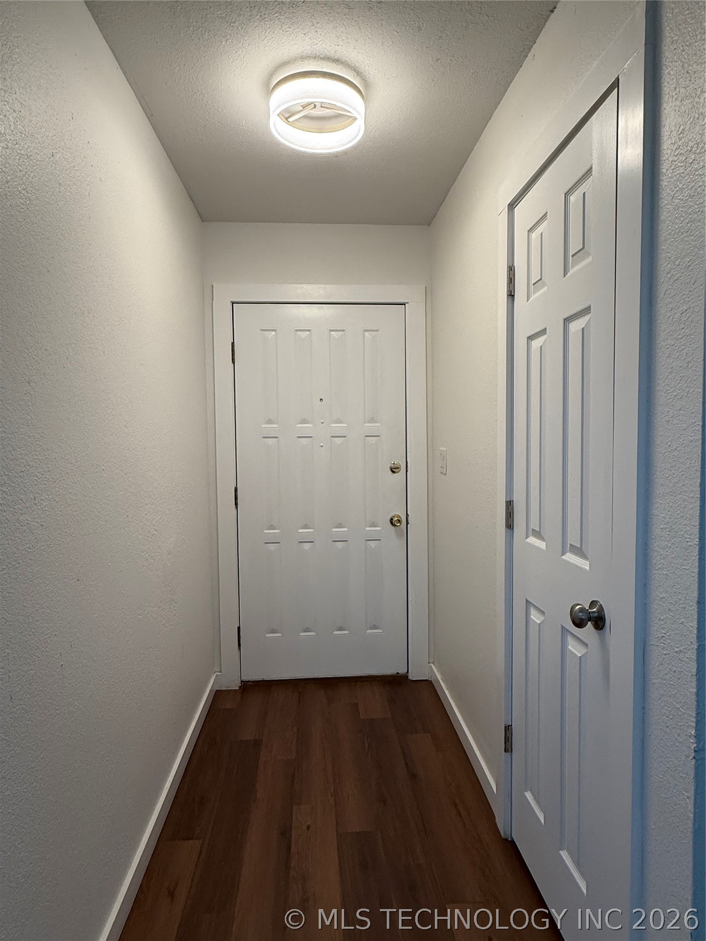 11207 S 1st Street Property Photo 4