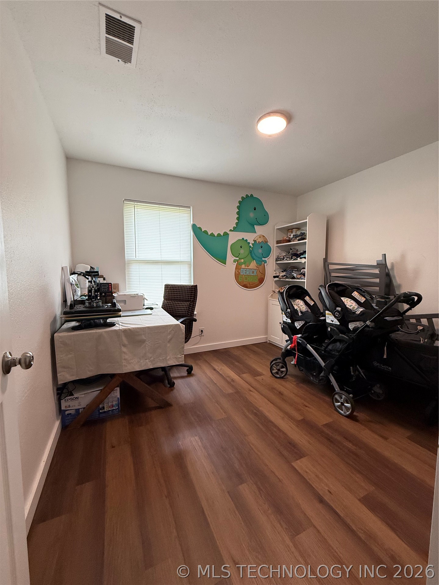 11207 S 1st Street Property Photo 12
