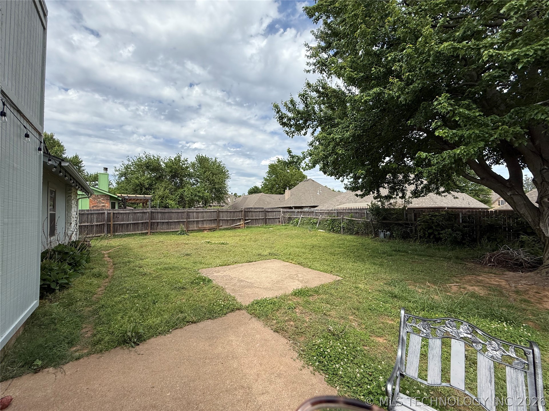 11207 S 1st Street Property Photo 17