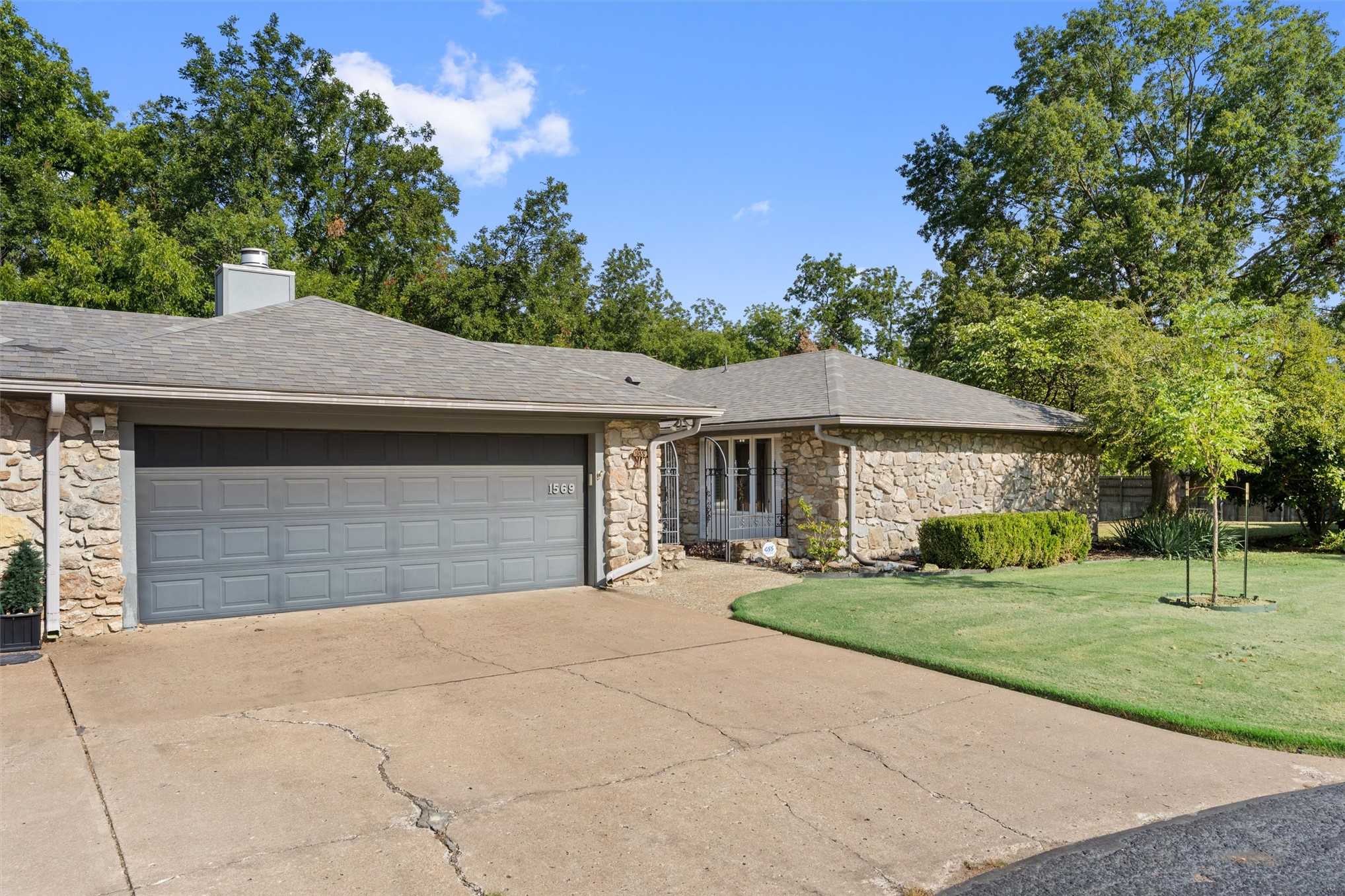1569 Pecan Place Property Photo 2