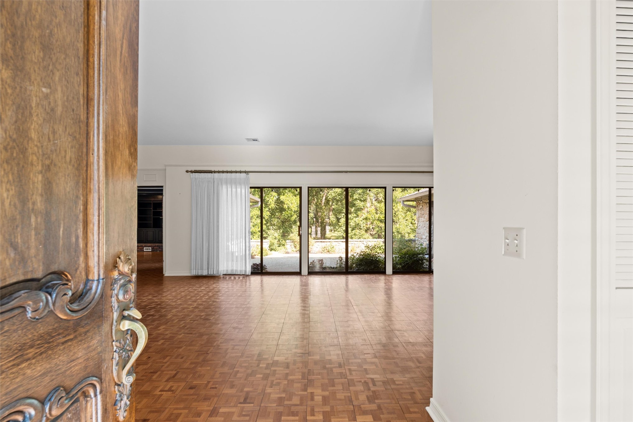 1569 Pecan Place Property Photo 4