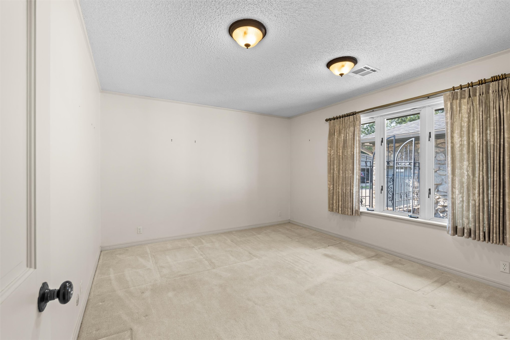 1569 Pecan Place Property Photo 10
