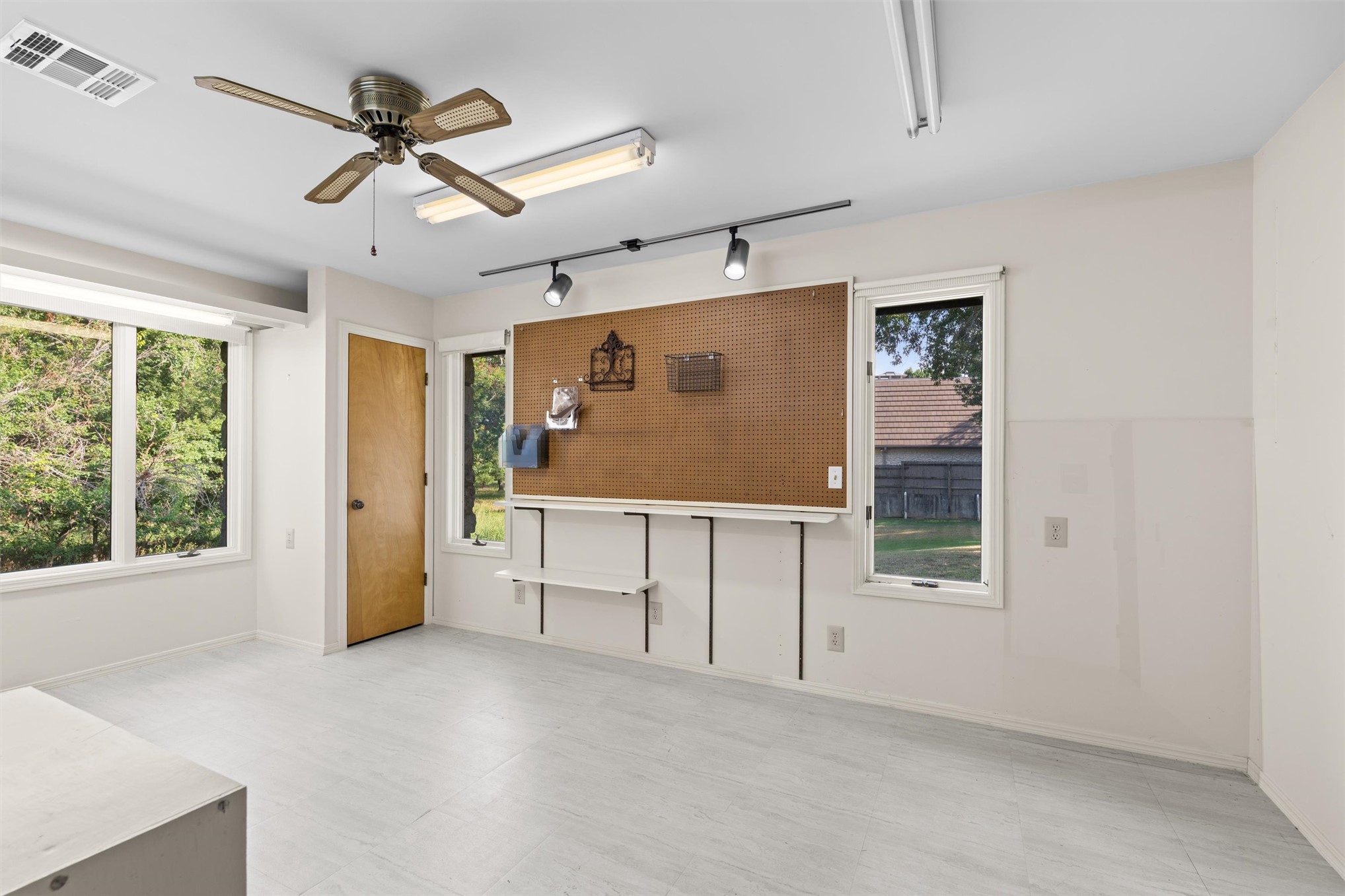 1569 Pecan Place Property Photo 24
