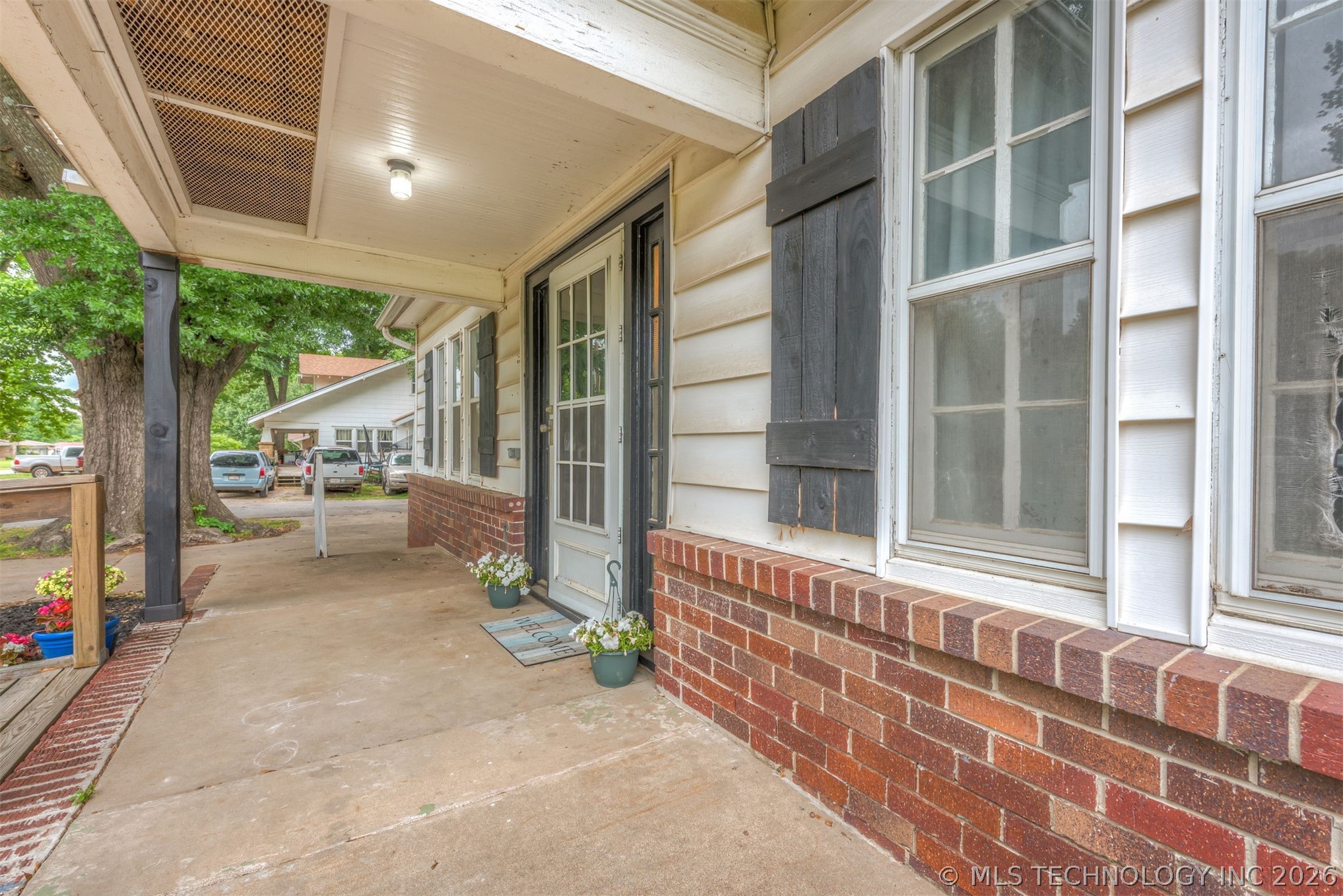 1901 E 9th Street Property Photo 6