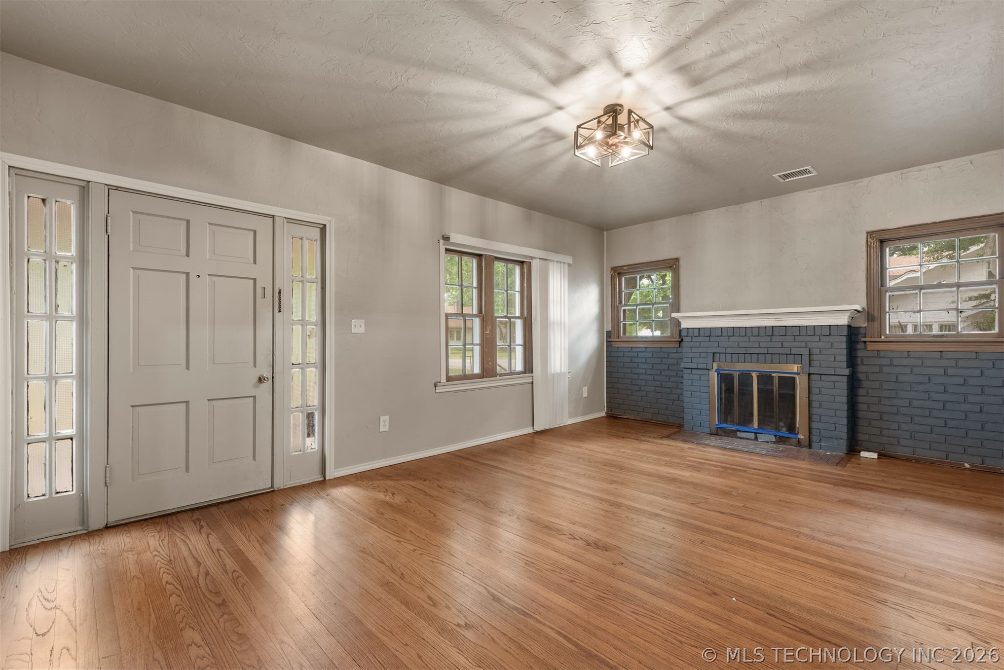 1901 E 9th Street Property Photo 11
