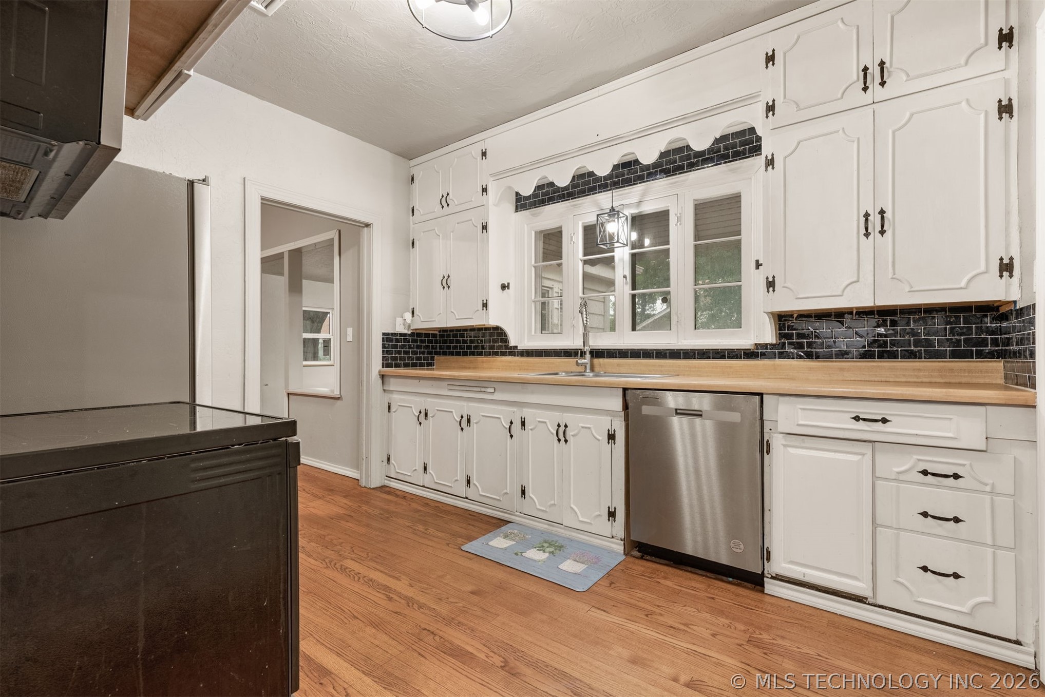 1901 E 9th Street Property Photo 21