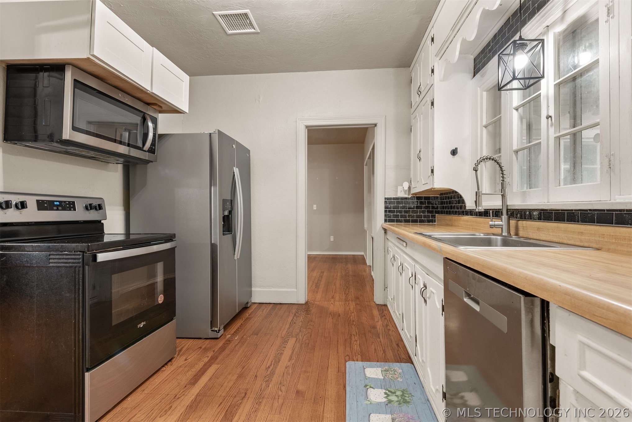 1901 E 9th Street Property Photo 23