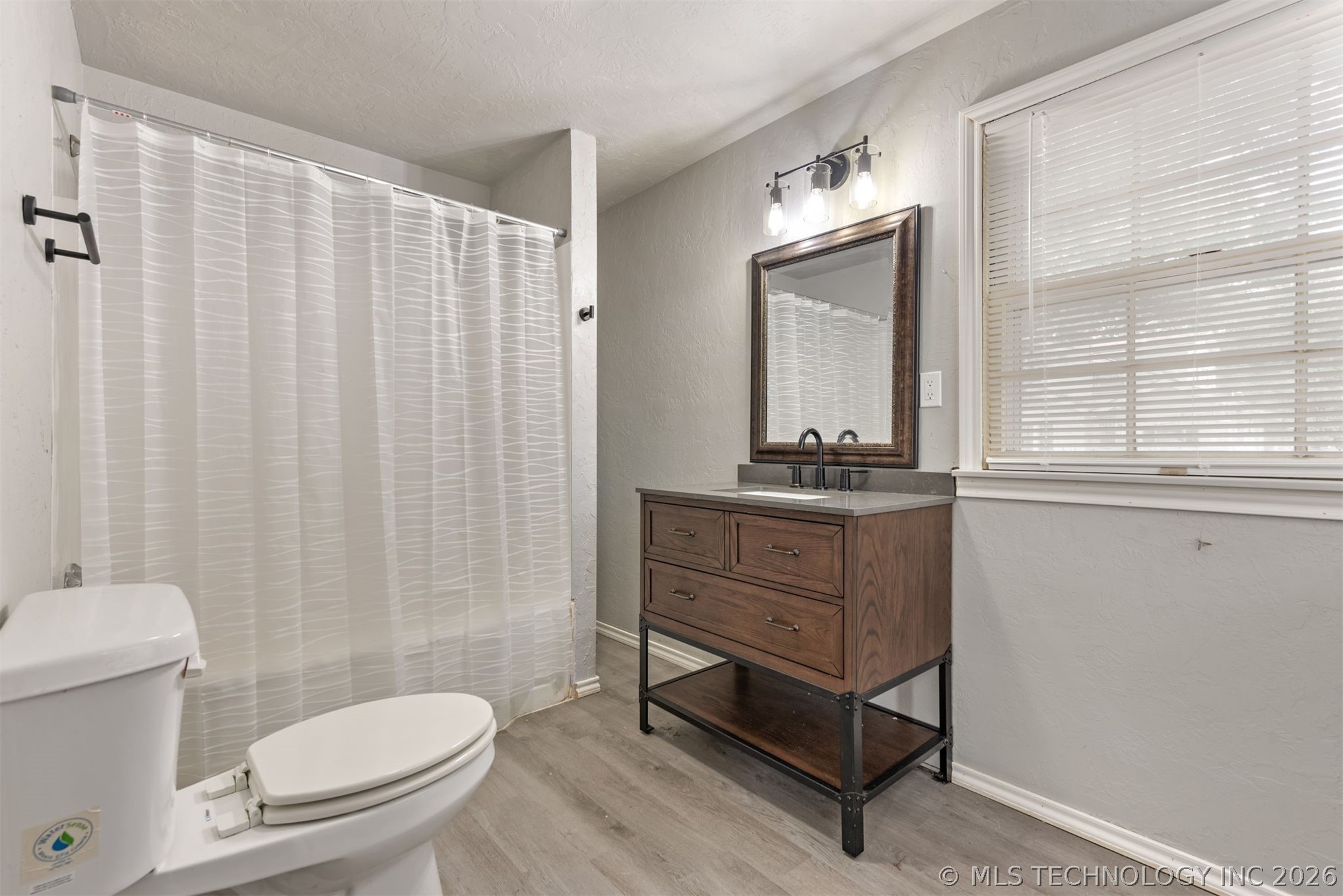 1901 E 9th Street Property Photo 32
