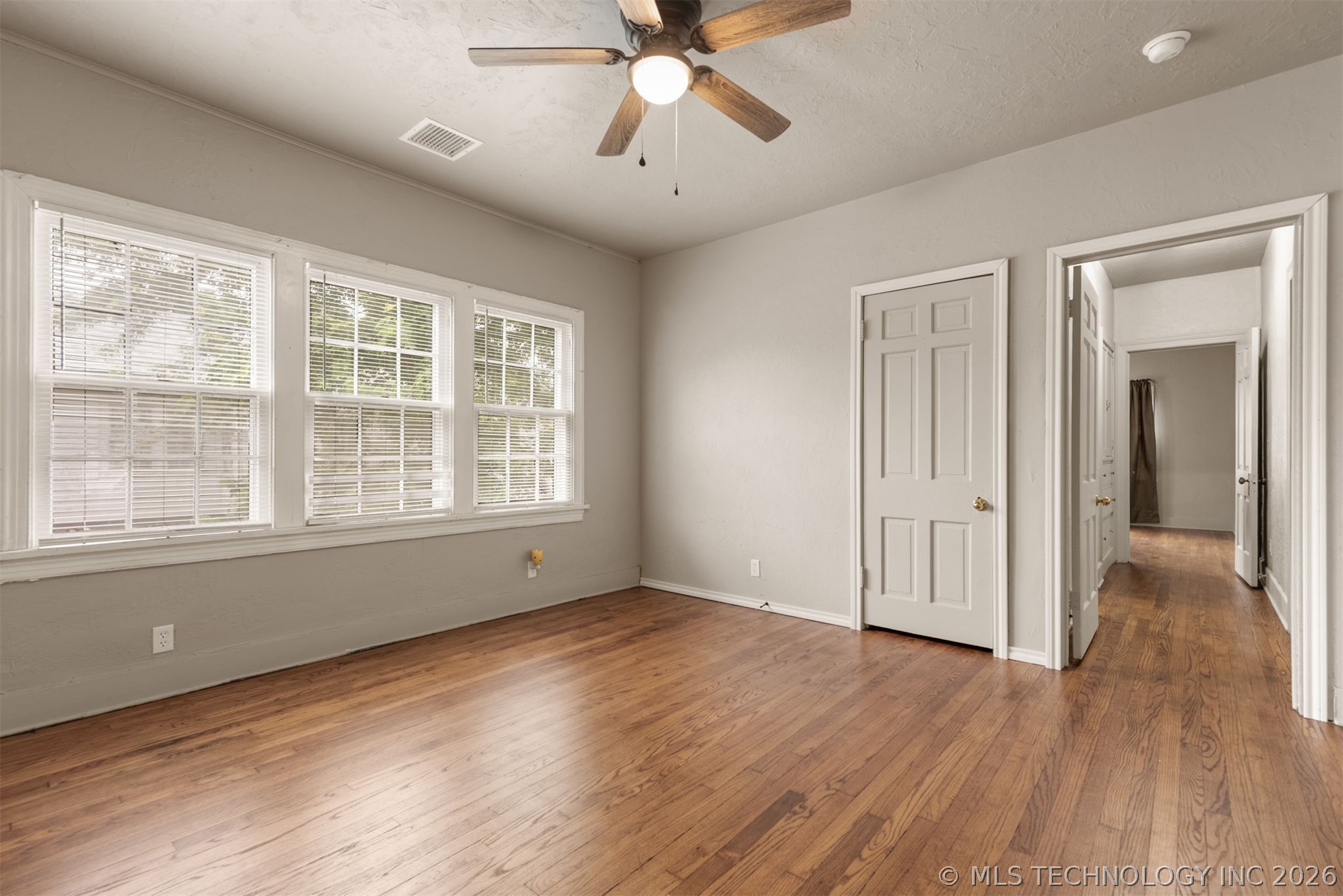 1901 E 9th Street Property Photo 35
