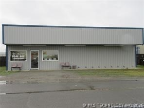 609 E Main Property Photo 1