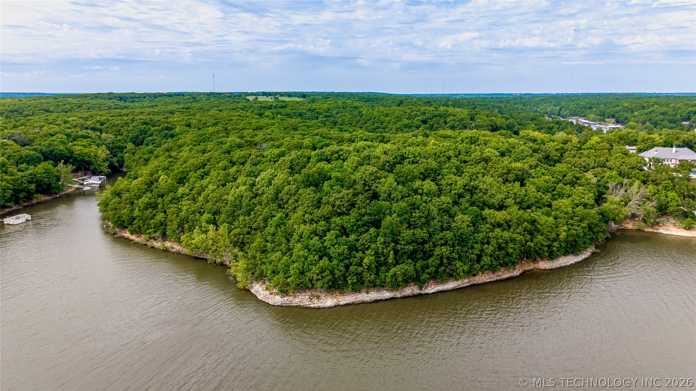 Lakeside Drive Property Photo 1
