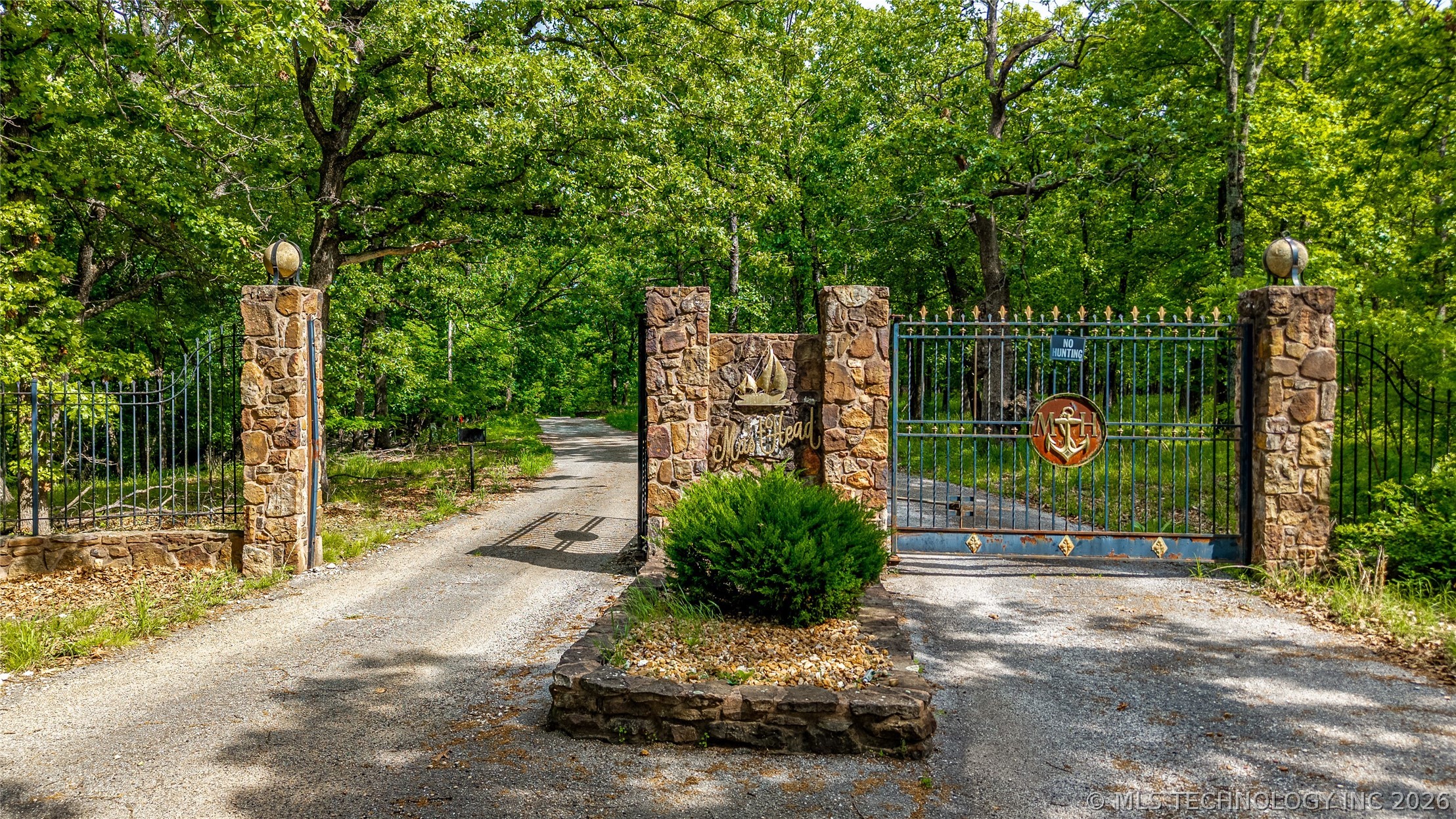 Lakeside Drive Property Photo 2
