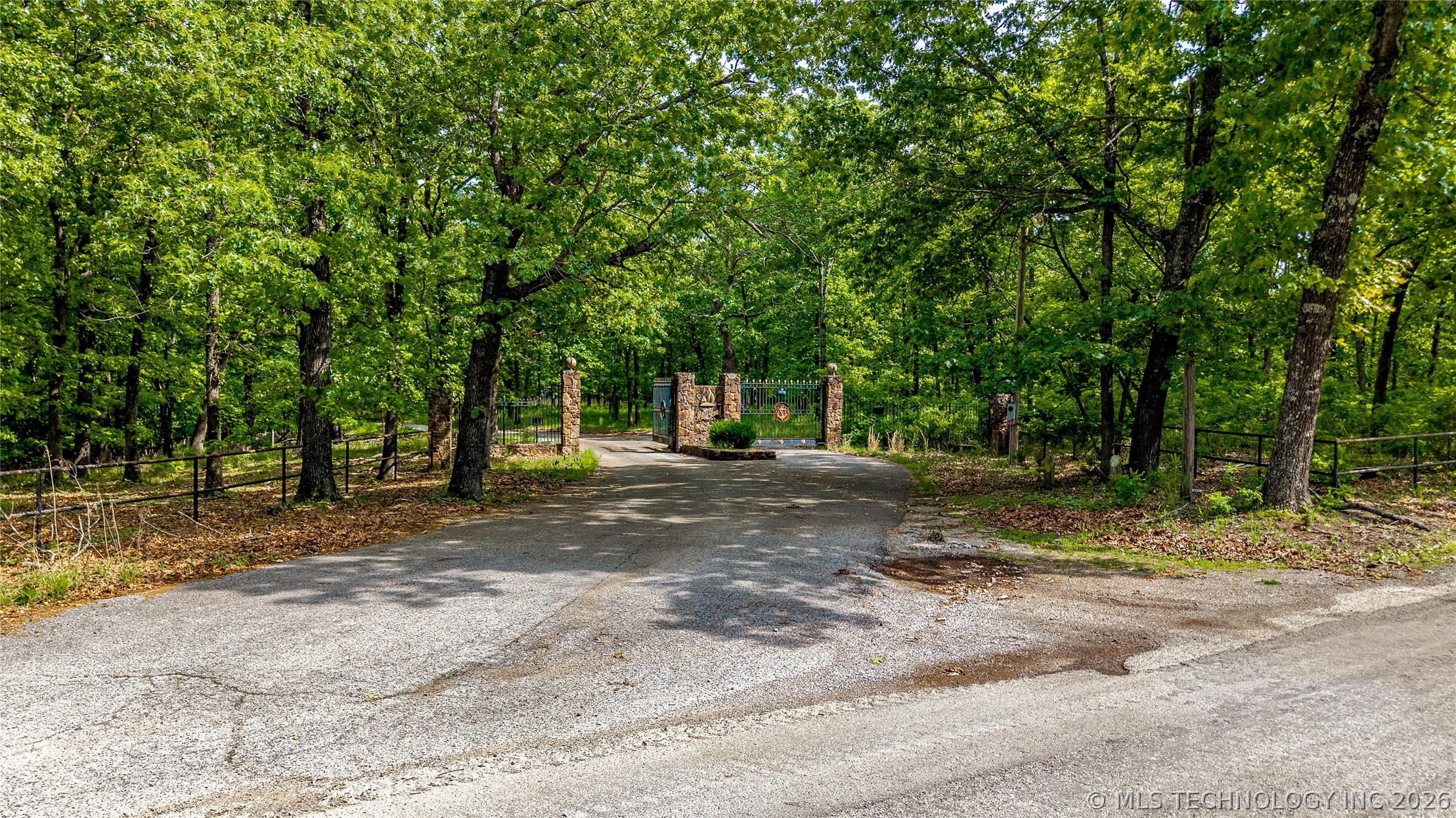Lakeside Drive Property Photo 4
