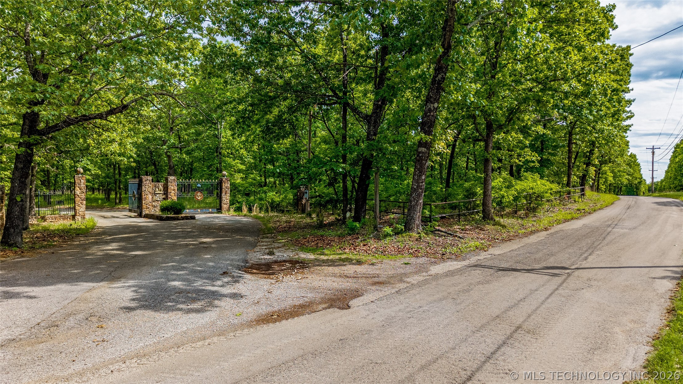 Lakeside Drive Property Photo 5