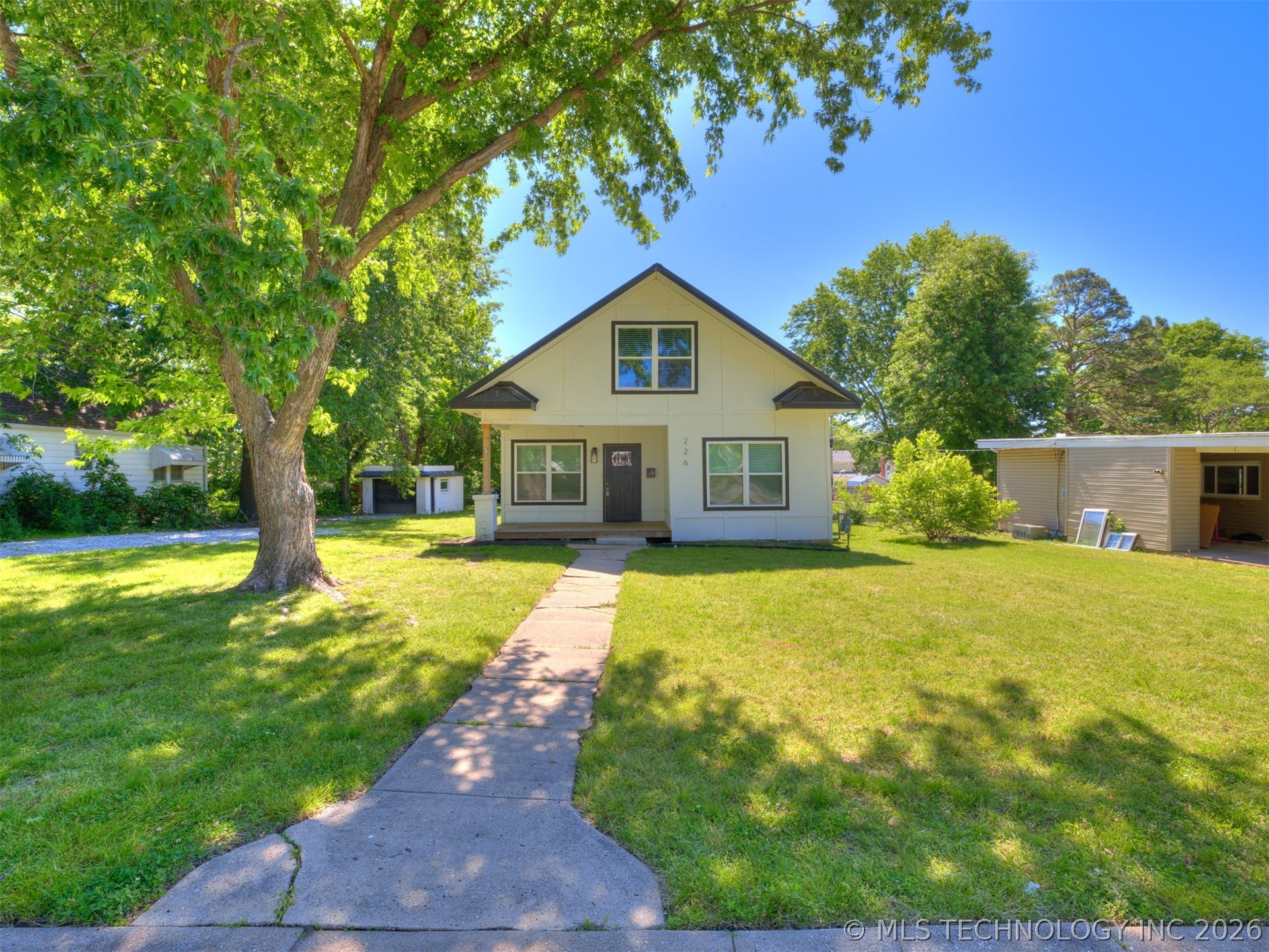 226 S Adair Street Property Photo 1