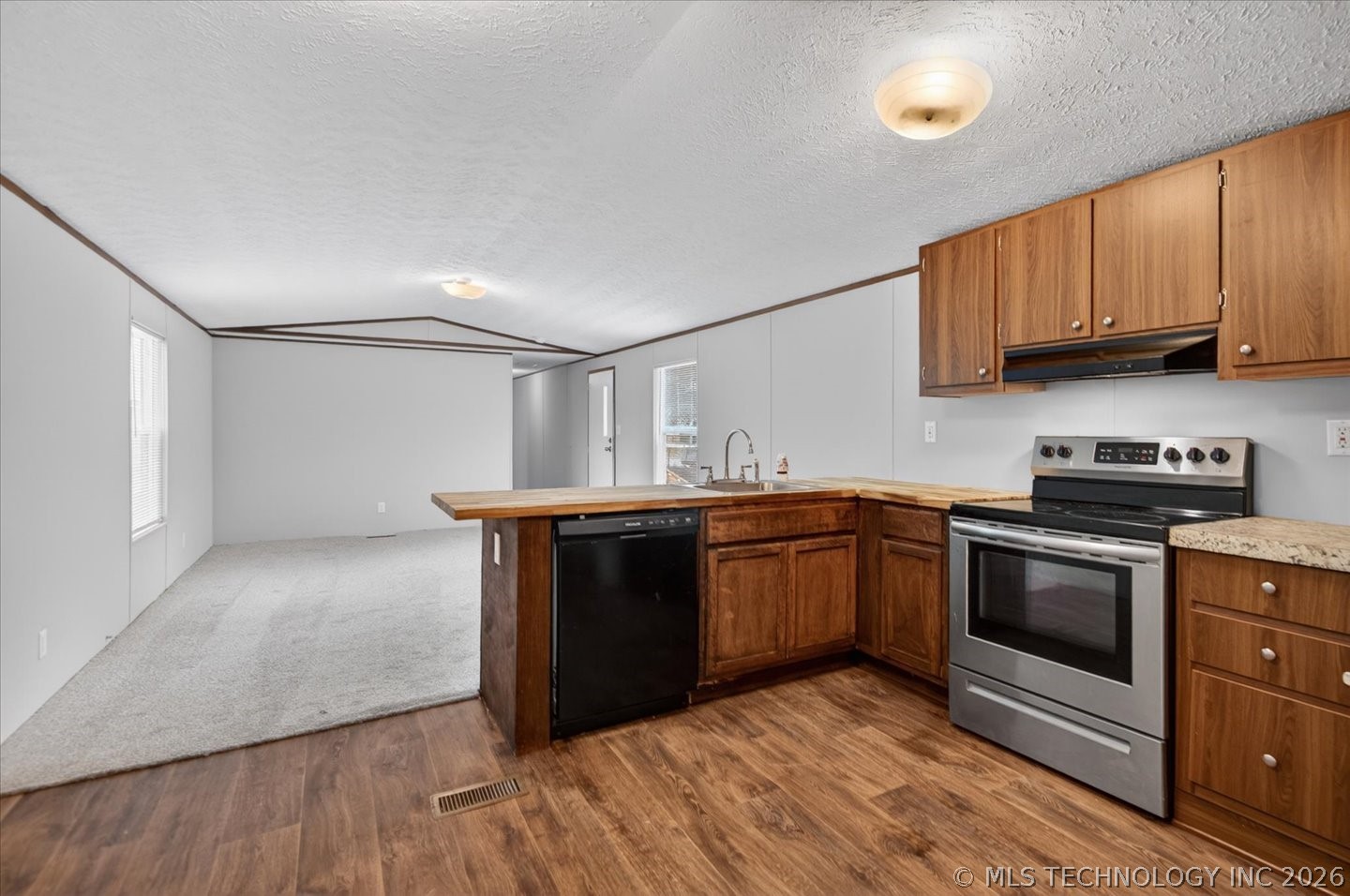 306 W Cherokee Street Property Photo 7