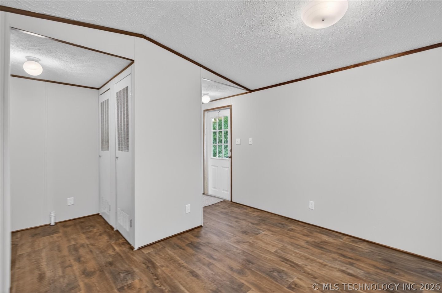 306 W Cherokee Street Property Photo 8