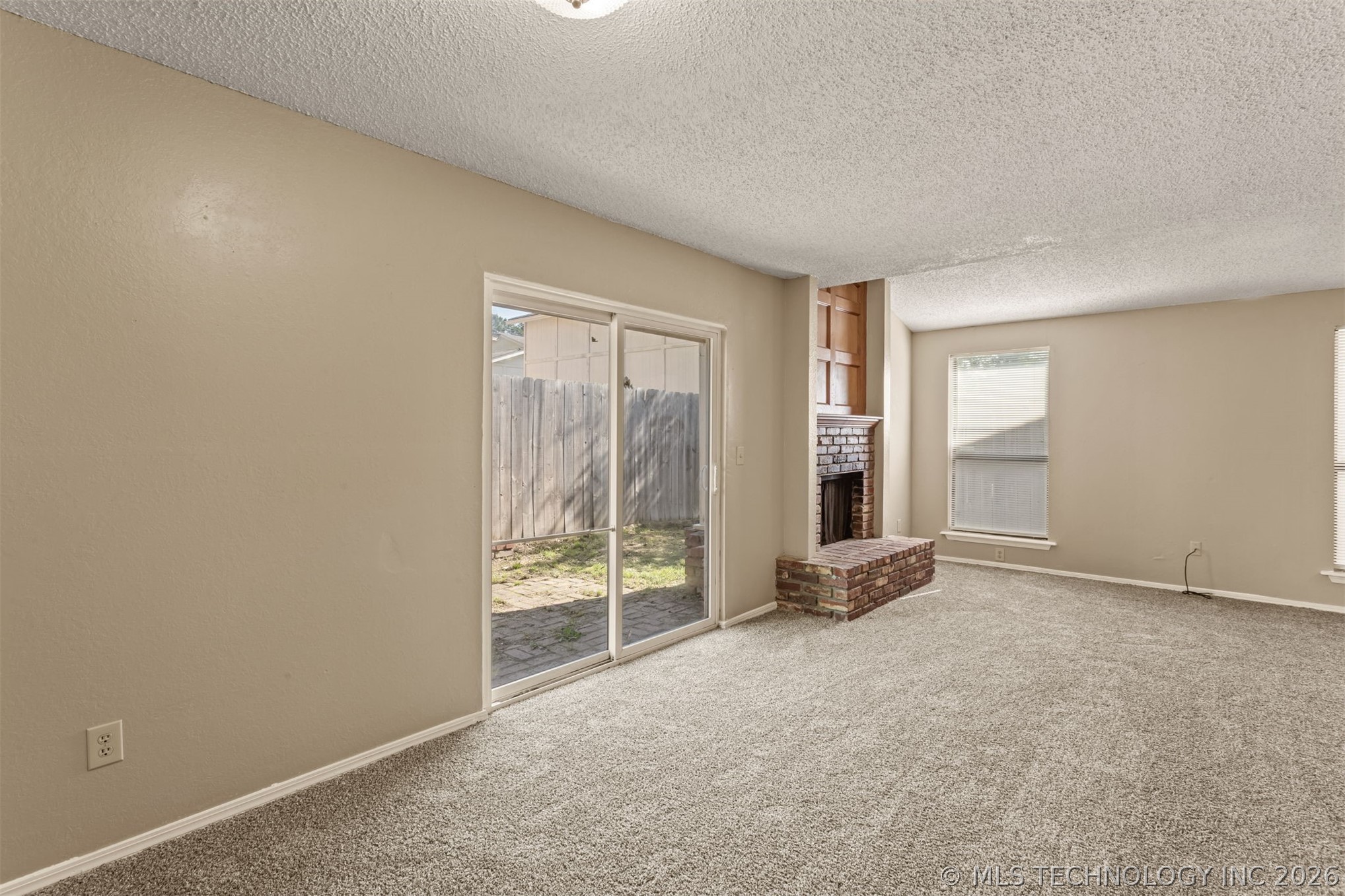12921 E 28th Place Property Photo 16