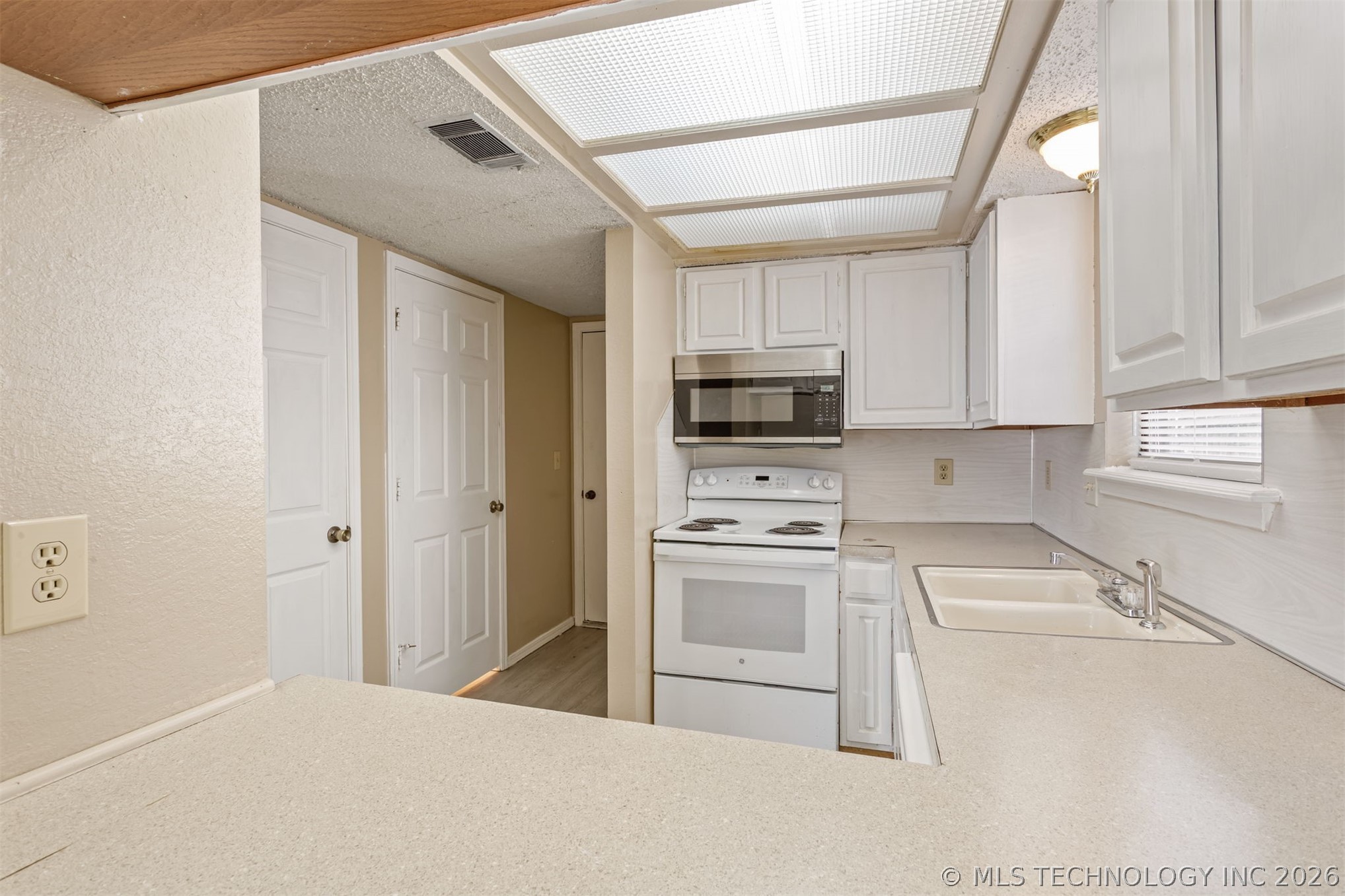 12921 E 28th Place Property Photo 17